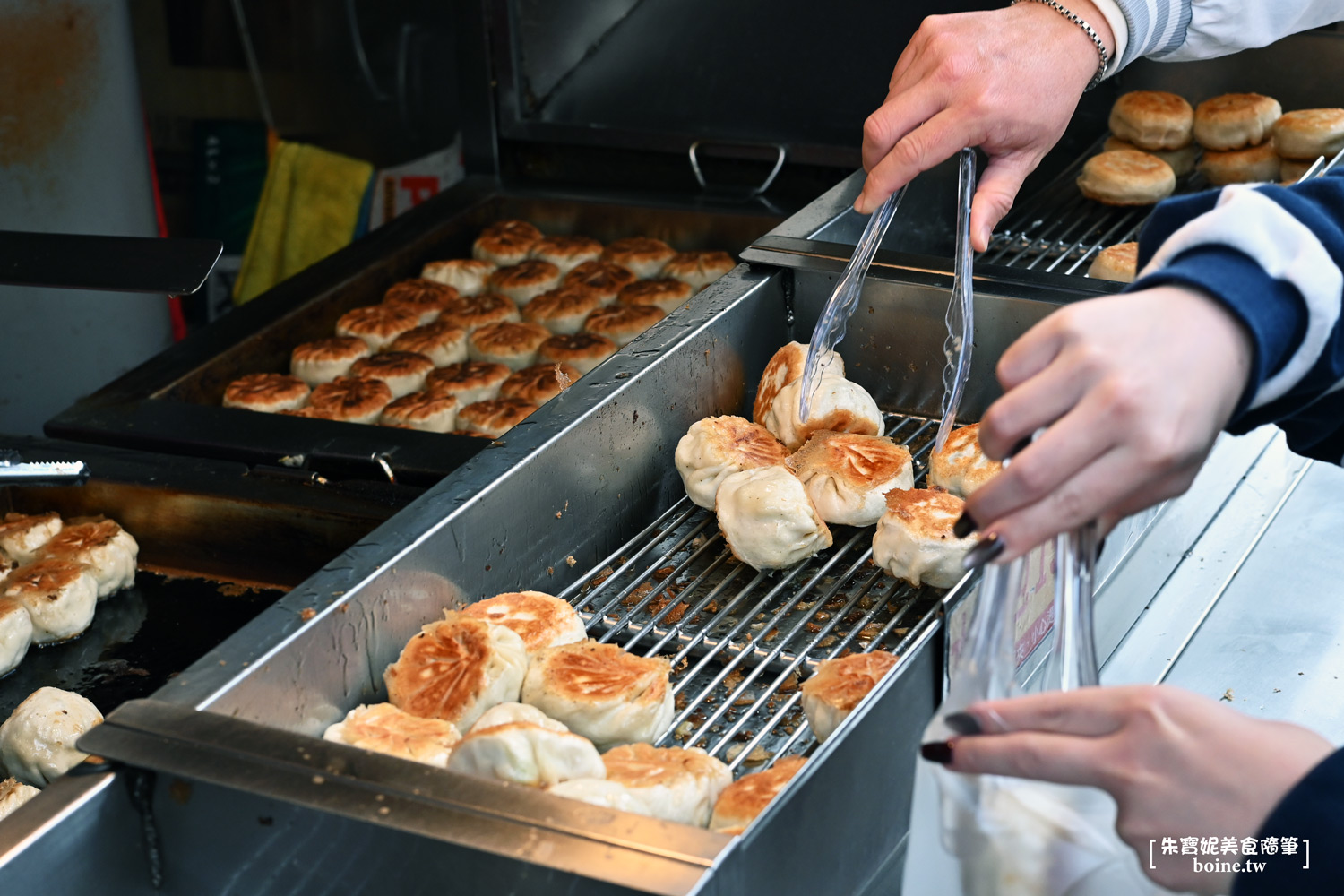 一品香水煎包專賣店|大甲鎮瀾宮旁的好滋味.皮薄多汁超誘人 @朱寶妮美食隨筆 一品香水煎包專賣店|大甲鎮瀾宮旁的好滋味.皮薄多汁超誘人 @朱寶妮美食隨筆