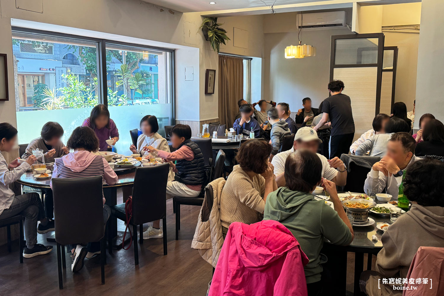 花娘小館創始店｜AI教父黃仁勳來台必吃台北美食．平價道地川菜館 @朱寶妮美食隨筆