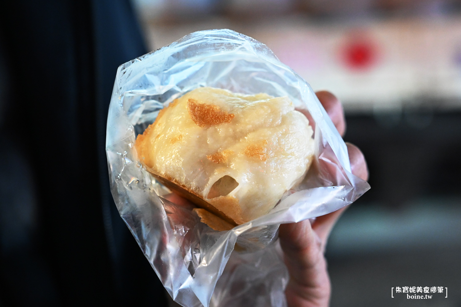 士林站美食｜華榮街水煎包攤車．在地人排了30年的現包小吃 @朱寶妮美食隨筆