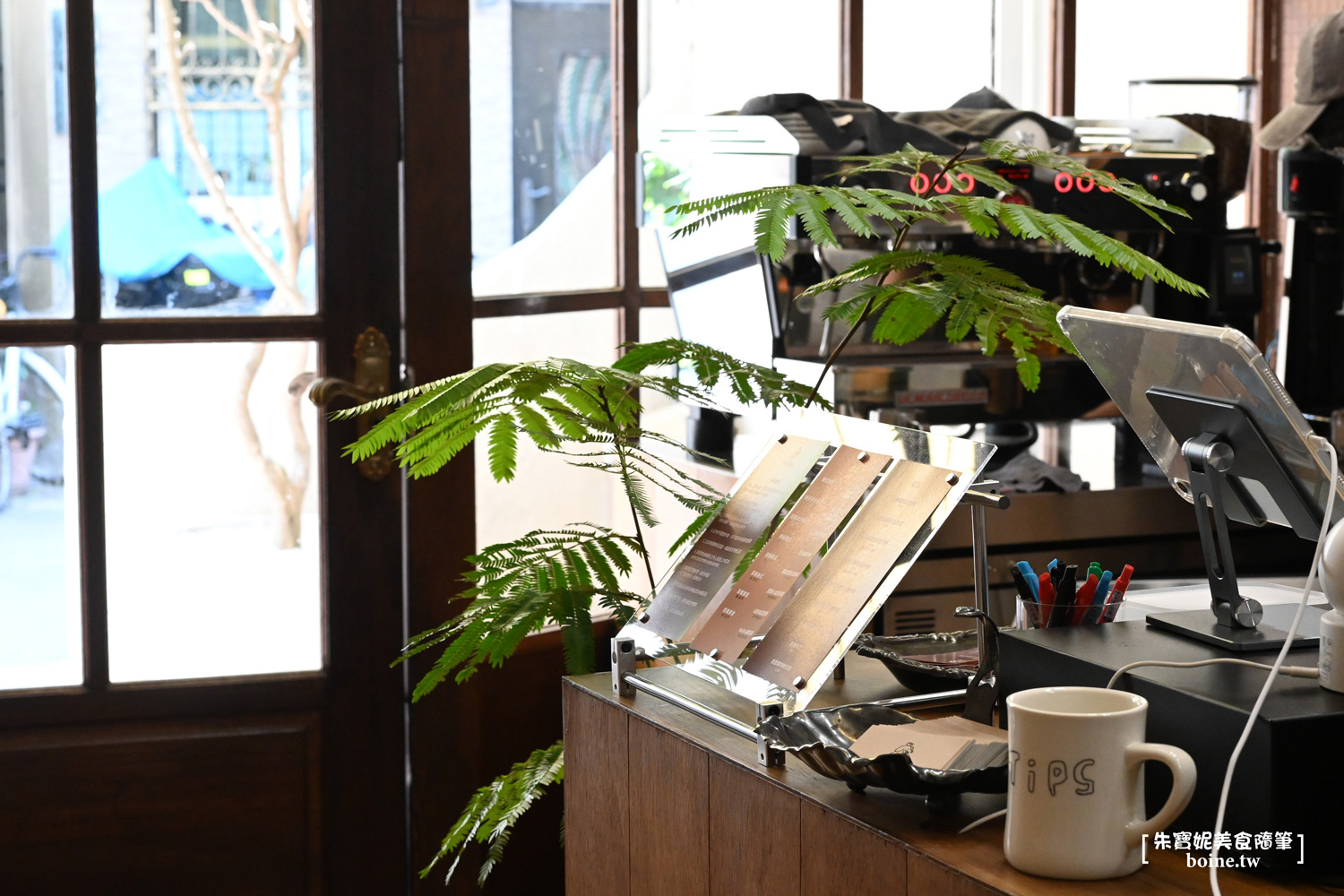 高雄咖啡廳｜Rickky．中央公園站絕美花園秘境．知名RAN CAF&Eacute;新品牌 @朱寶妮美食隨筆