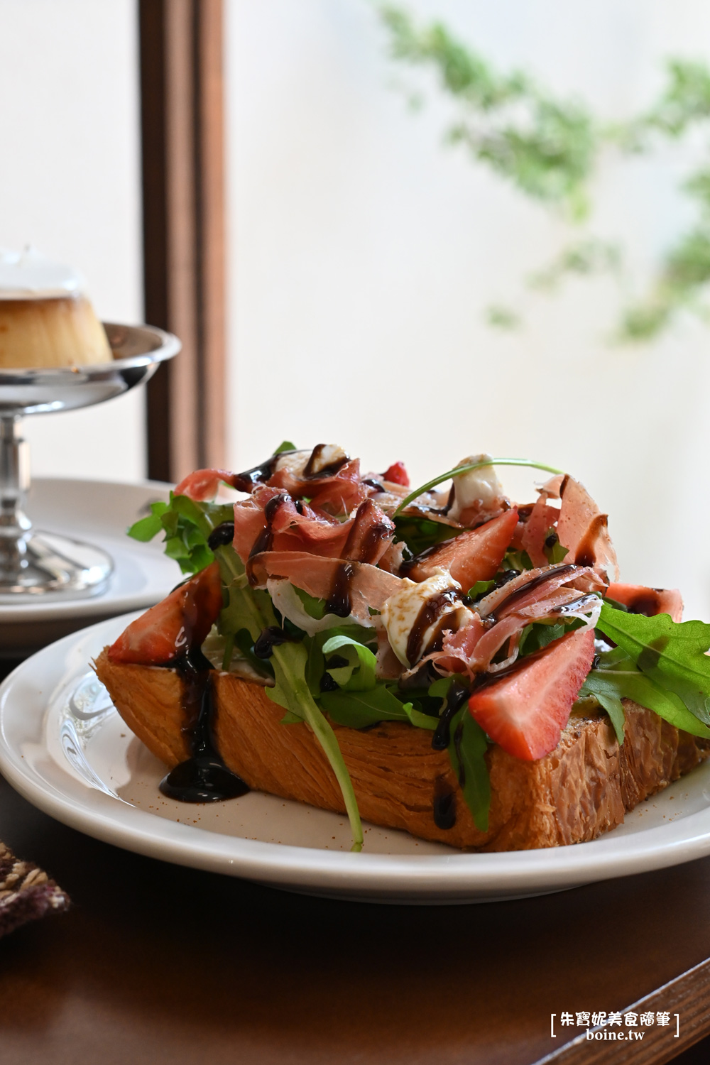 高雄咖啡廳｜Rickky．中央公園站絕美花園秘境．知名RAN CAF&Eacute;新品牌 @朱寶妮美食隨筆