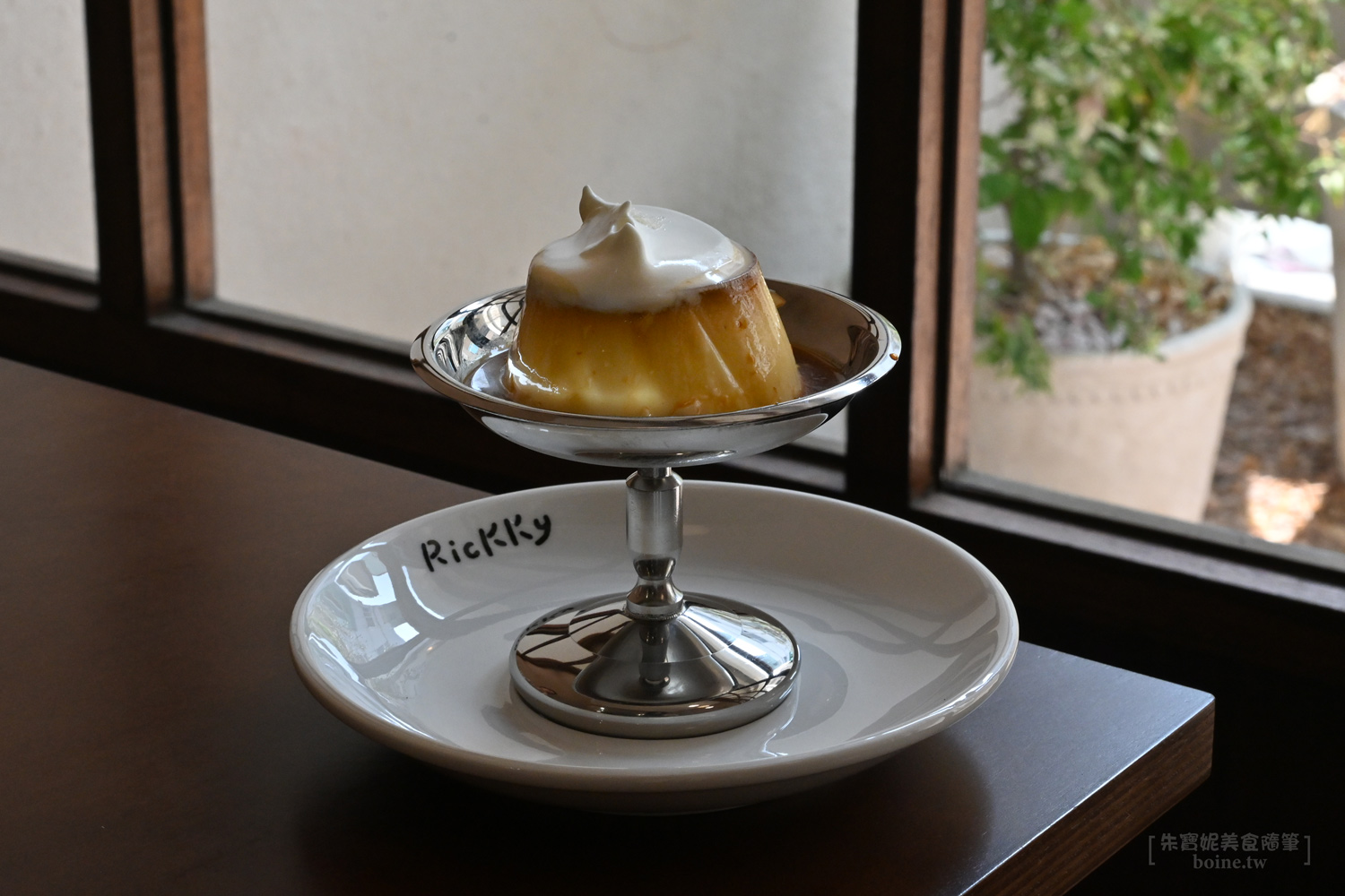 高雄咖啡廳｜Rickky．中央公園站絕美花園秘境．知名RAN CAF&Eacute;新品牌 @朱寶妮美食隨筆