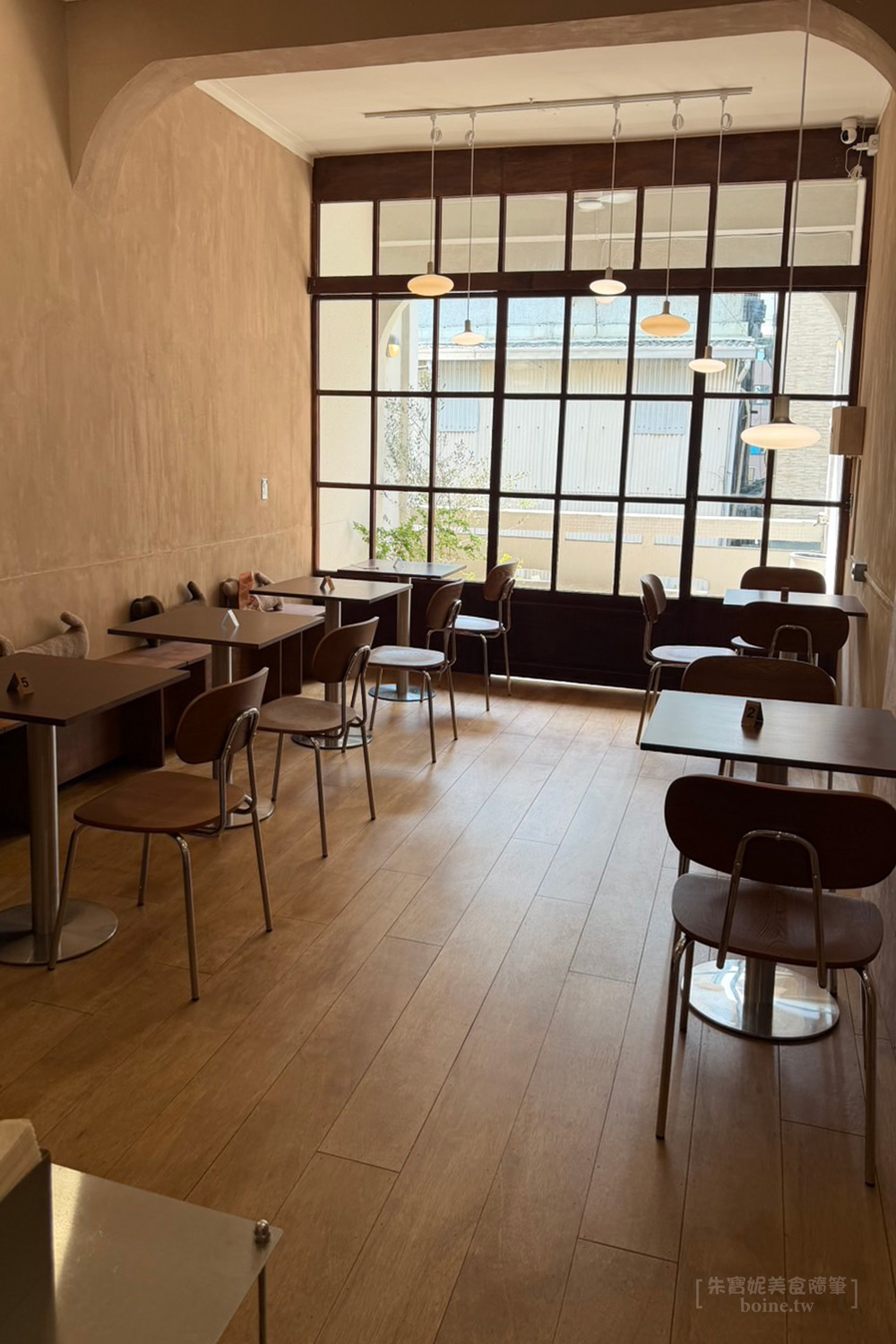 高雄咖啡廳｜Rickky．中央公園站絕美花園秘境．知名RAN CAF&Eacute;新品牌 @朱寶妮美食隨筆