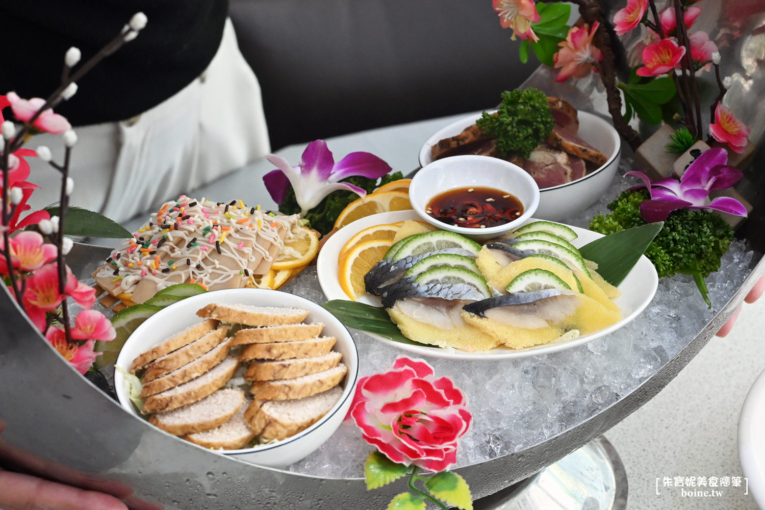 新北美食｜宸軒園粵菜海鮮中興店．超豐盛海陸桌菜．大台北聚餐推薦 @朱寶妮美食隨筆