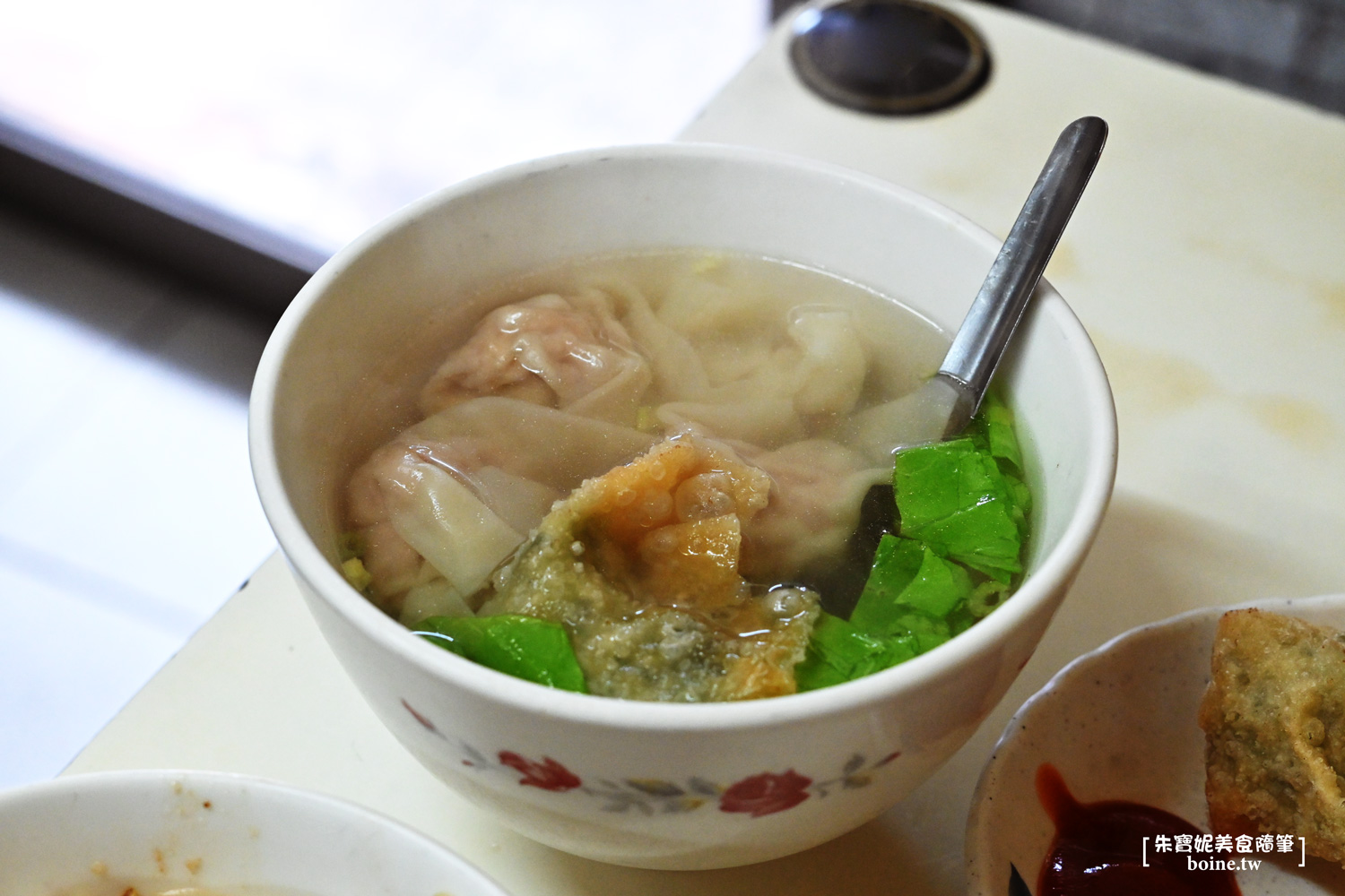 福記餛飩｜民族夜市必吃百年老店．入選屏東100碗的排隊美食 @朱寶妮美食隨筆