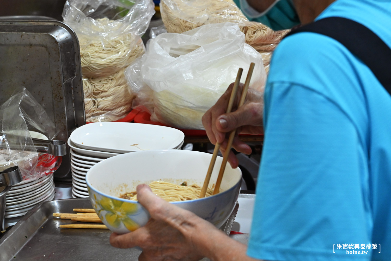 福記餛飩｜民族夜市必吃百年老店．入選屏東100碗的排隊美食 @朱寶妮美食隨筆