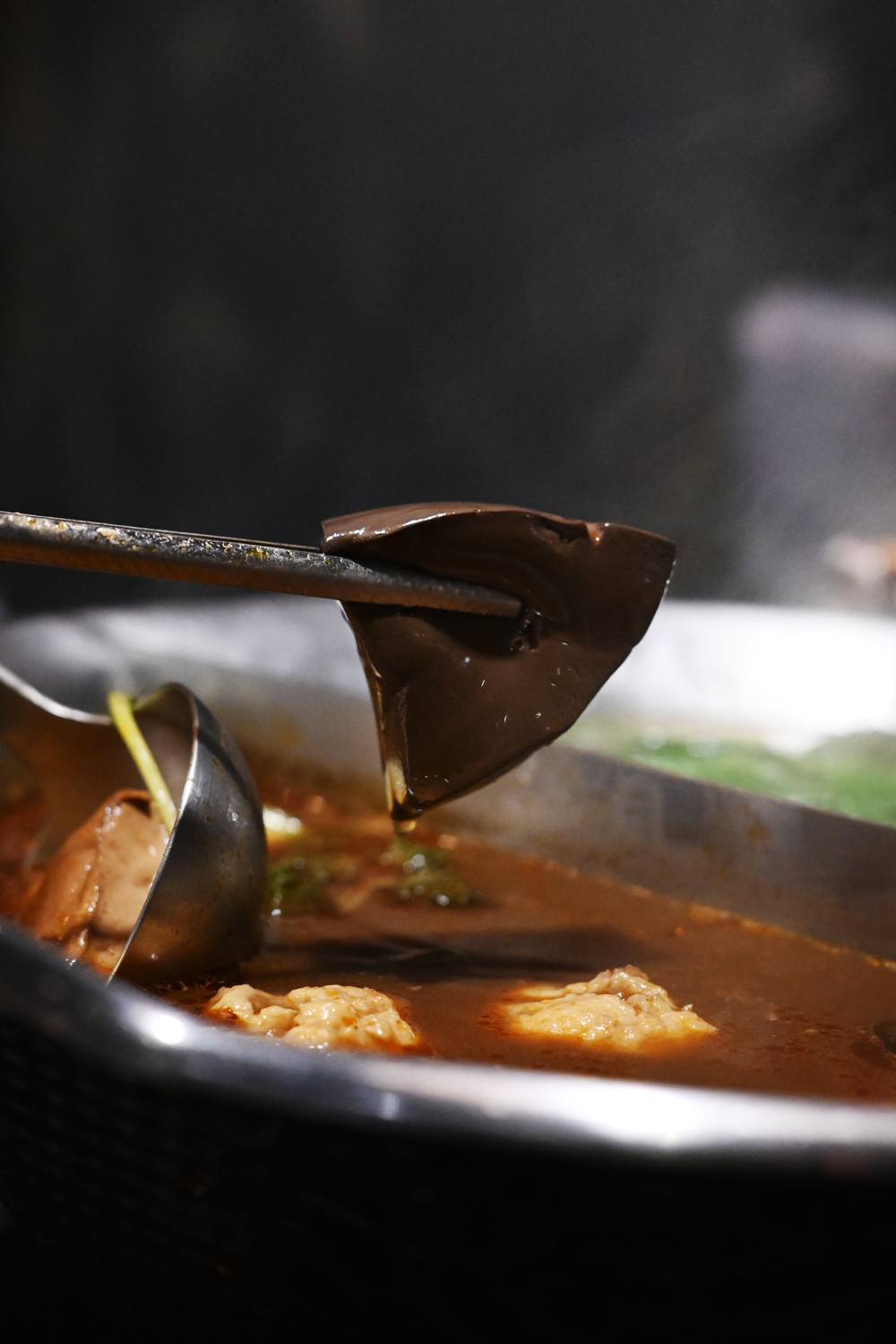 台北美食｜本鼎堂台式漢方麻辣鍋．溫潤雞湯鍋也很強．迪化街聚餐推薦 @朱寶妮美食隨筆