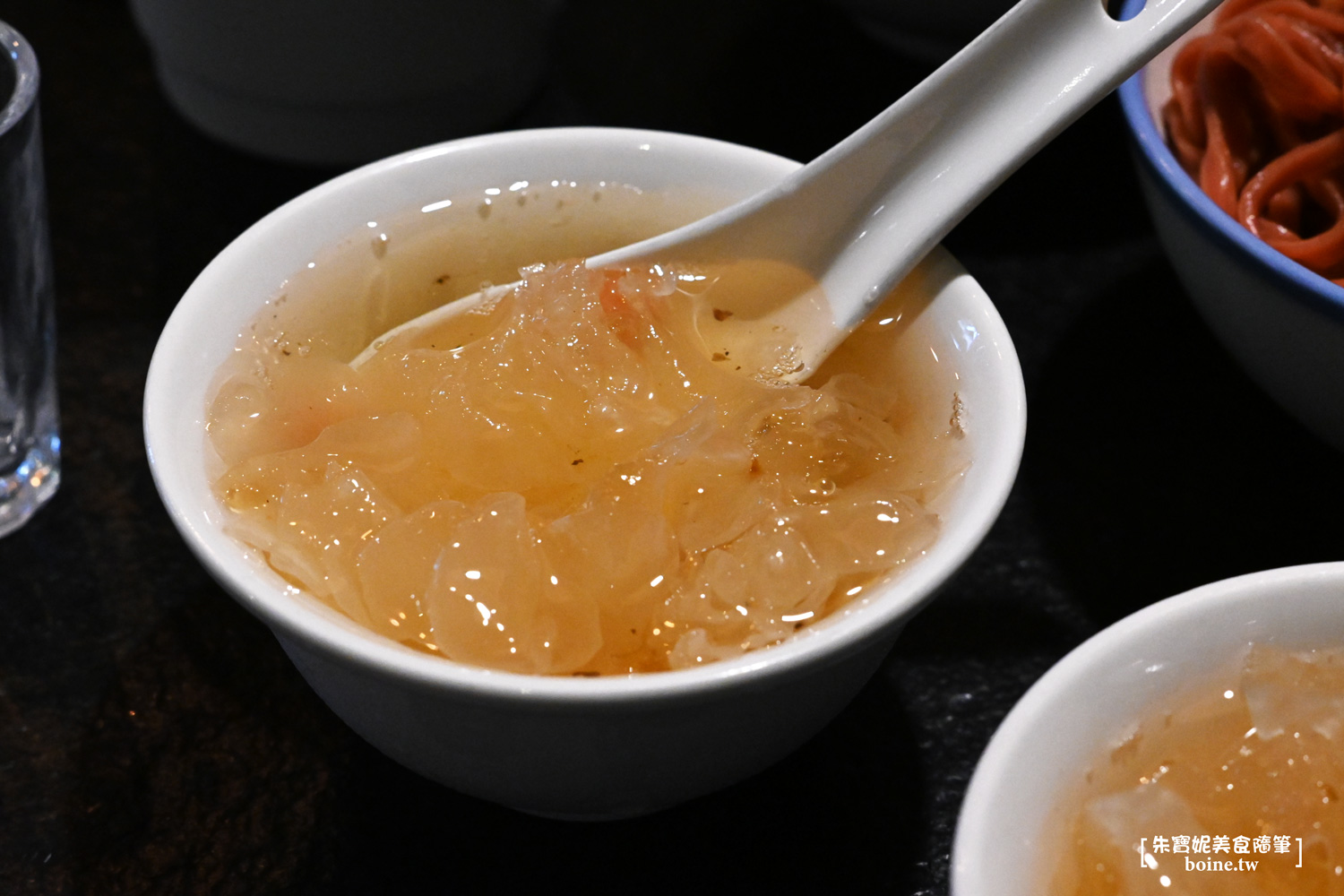 台北美食｜本鼎堂台式漢方麻辣鍋．溫潤雞湯鍋也很強．迪化街聚餐推薦 @朱寶妮美食隨筆