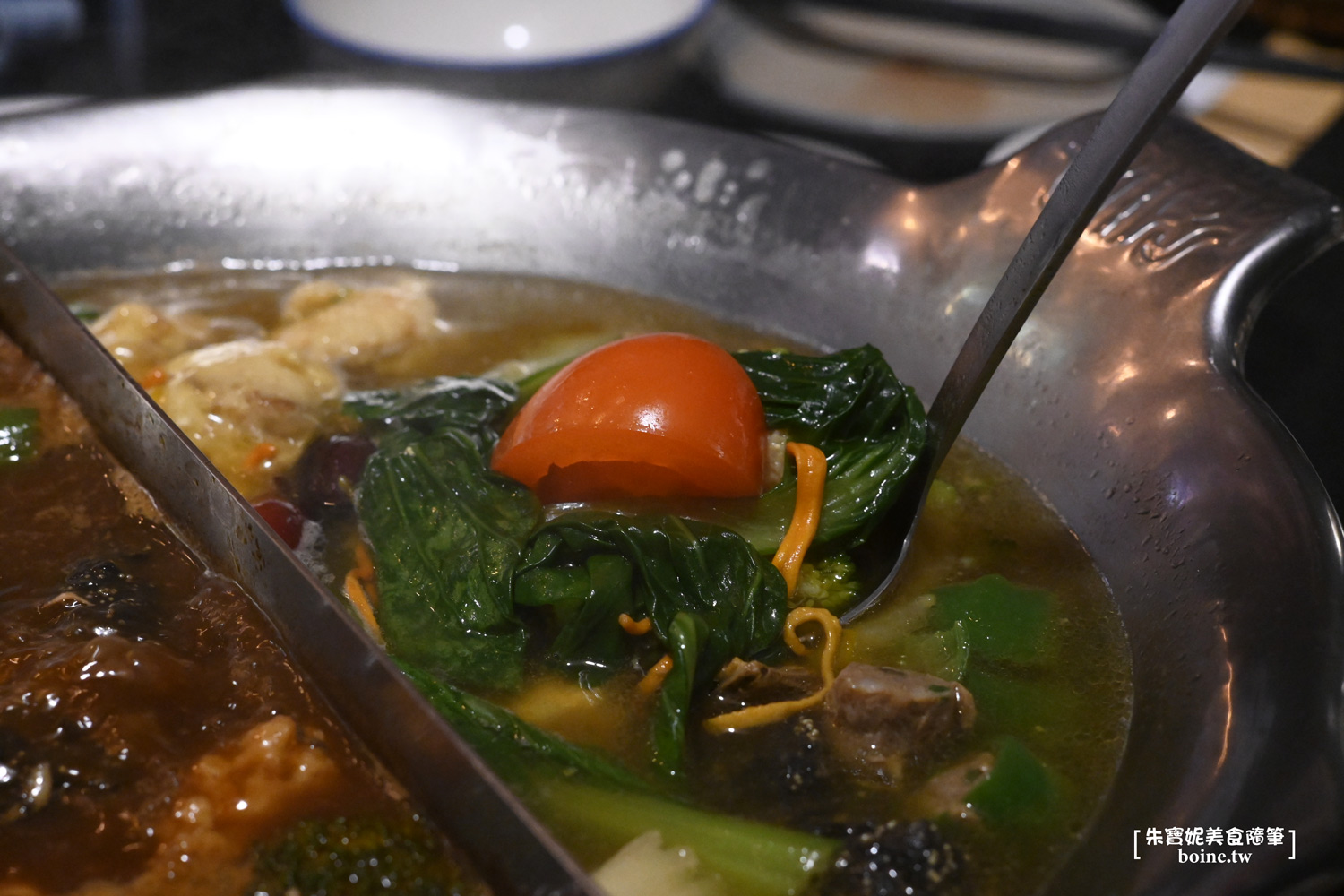 台北美食｜本鼎堂台式漢方麻辣鍋．溫潤雞湯鍋也很強．迪化街聚餐推薦 @朱寶妮美食隨筆