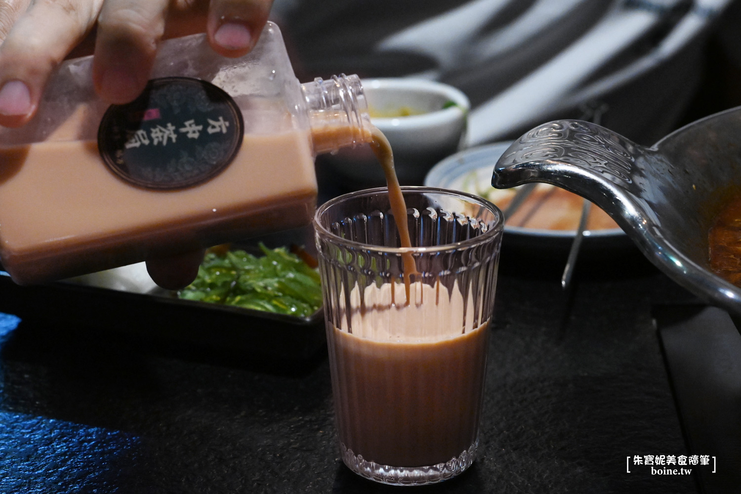 台北美食｜本鼎堂台式漢方麻辣鍋．溫潤雞湯鍋也很強．迪化街聚餐推薦 @朱寶妮美食隨筆