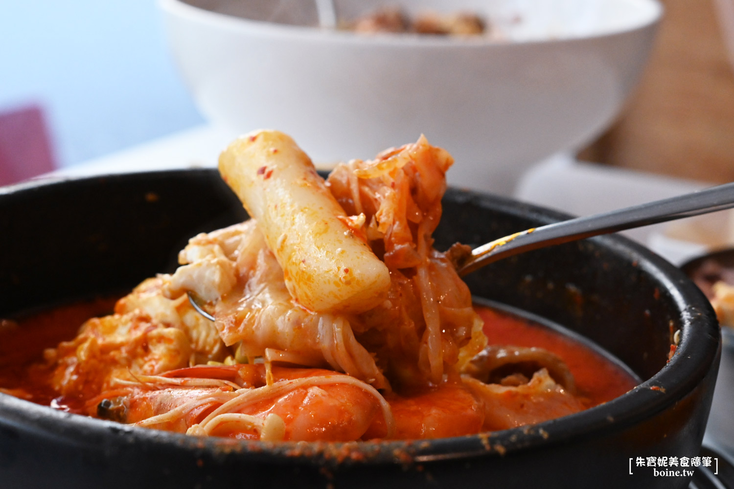 內湖美食｜七號韓食．西湖站超人氣餐館，單人爽吃香辣豆腐鍋 @朱寶妮美食隨筆