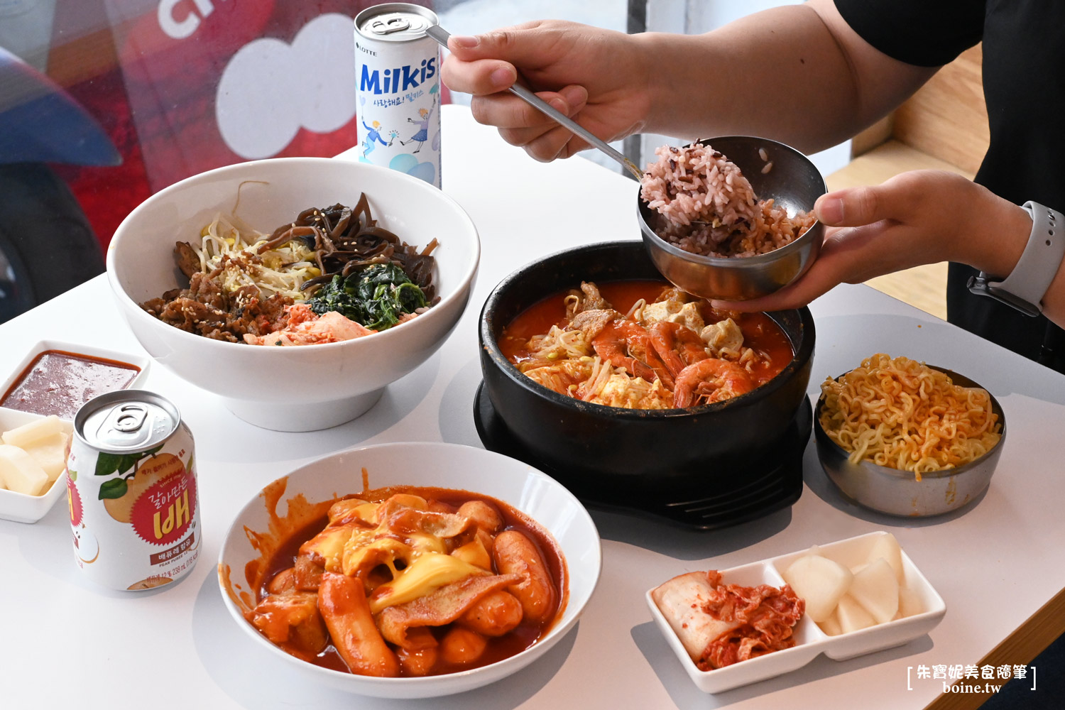 內湖美食｜七號韓食．西湖站超人氣餐館，單人爽吃香辣豆腐鍋 @朱寶妮美食隨筆