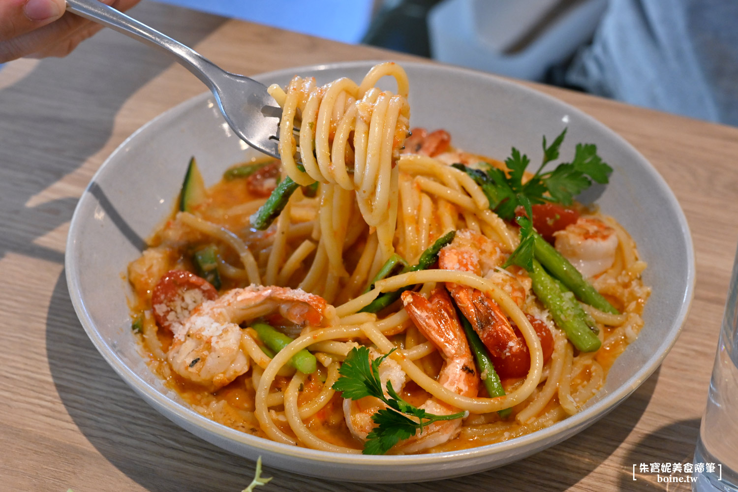 民生社區美食｜Cornerstone Cafe．躲進綠蔭窗景．享受台北澳式早午餐 @朱寶妮美食隨筆