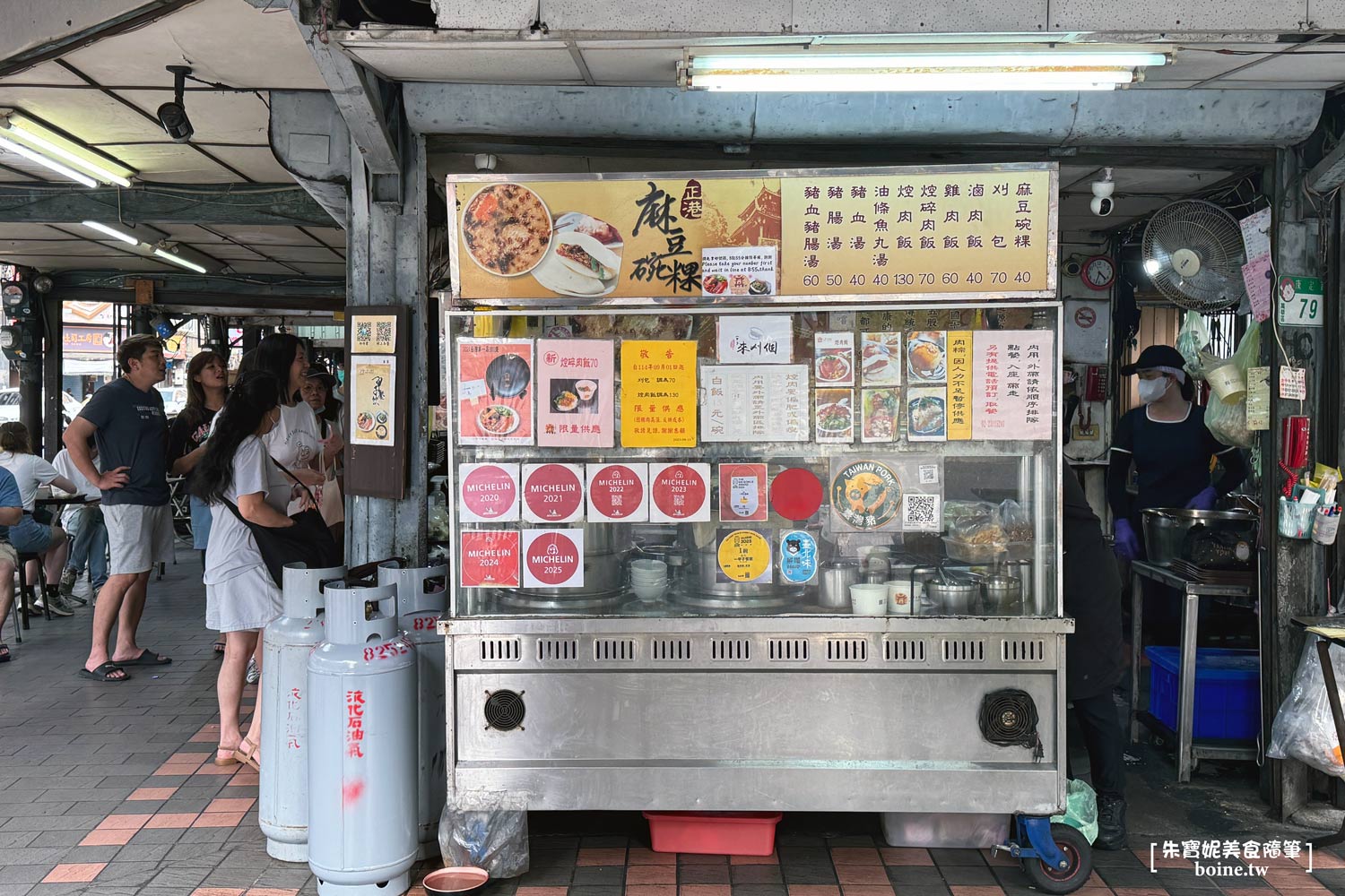 一甲子餐飲｜邪惡肥嫩控肉刈包！西門町祖師廟旁的米其林排隊美食 @朱寶妮美食隨筆