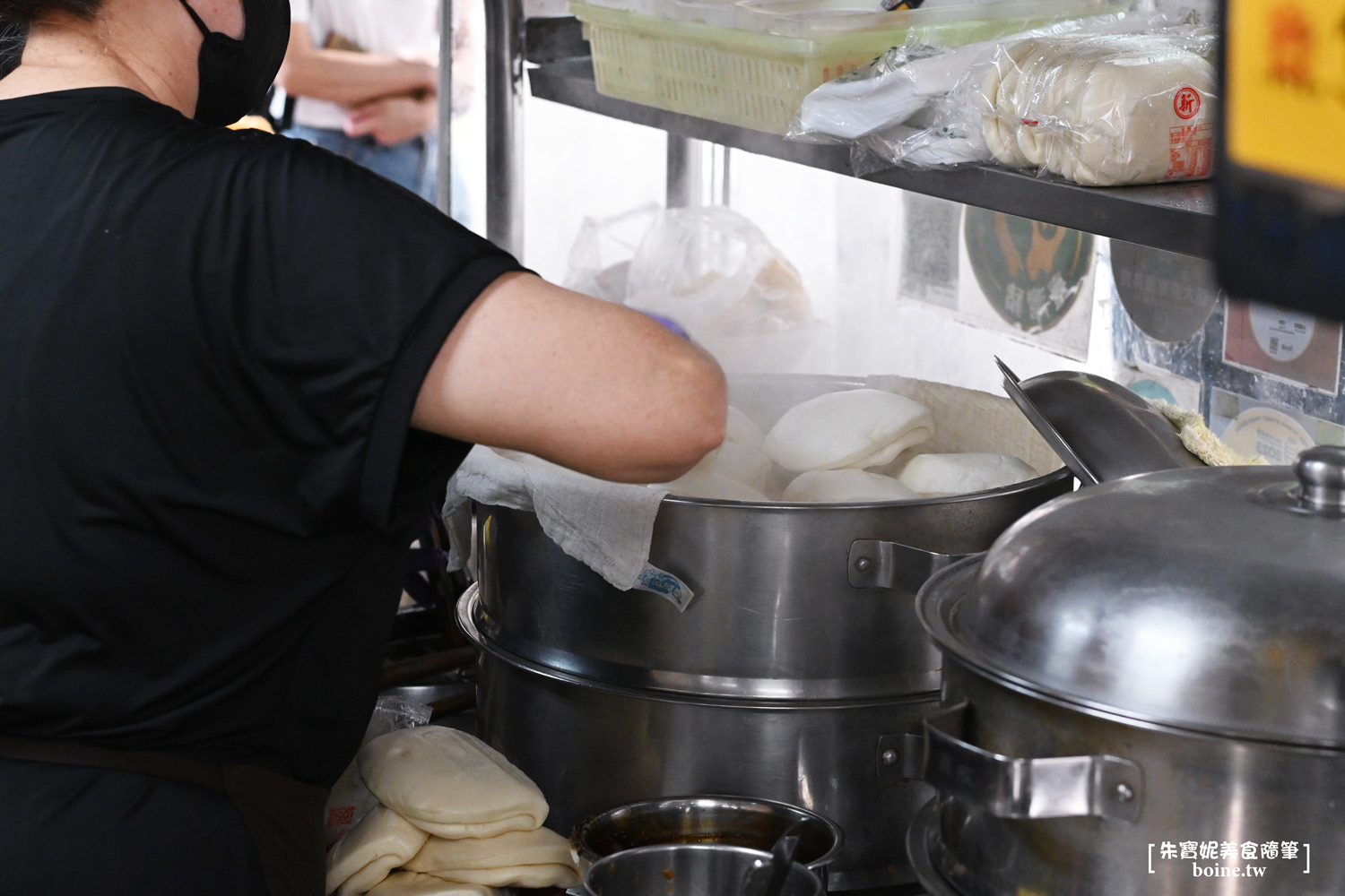 一甲子餐飲｜邪惡肥嫩控肉刈包！西門町祖師廟旁的米其林排隊美食 @朱寶妮美食隨筆