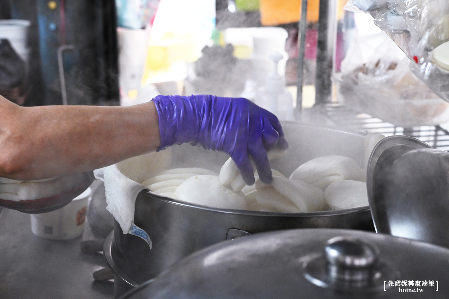 一甲子餐飲｜邪惡肥嫩控肉刈包！西門町祖師廟旁的米其林排隊美食 @朱寶妮美食隨筆