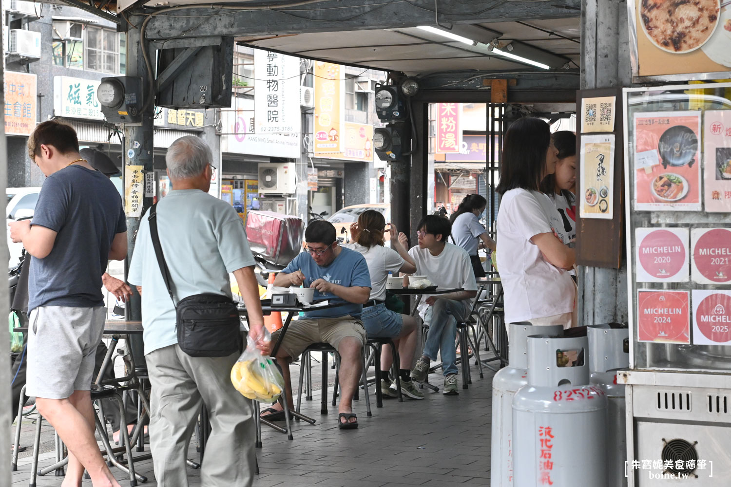 一甲子餐飲｜邪惡肥嫩控肉刈包！西門町祖師廟旁的米其林排隊美食 @朱寶妮美食隨筆