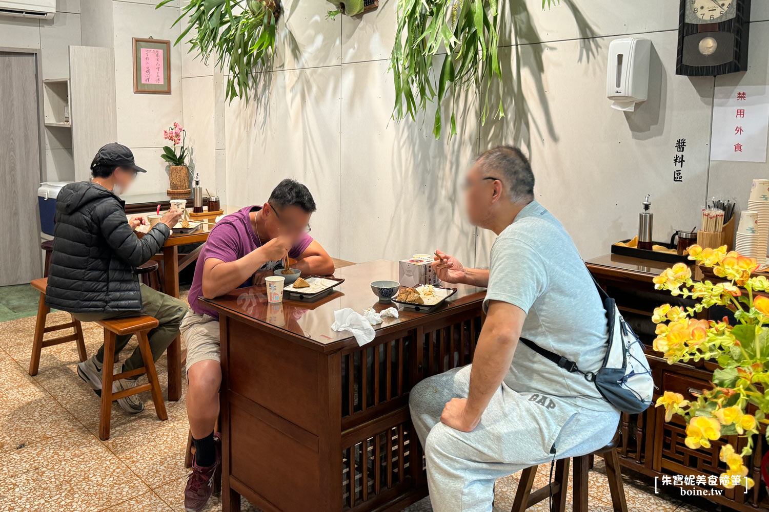 瑪吉臭豆腐|台北寧夏夜市美食.酥鬆不油.連外國人都驚豔的味道! @朱寶妮美食隨筆 瑪吉臭豆腐|台北寧夏夜市美食.酥鬆不油.連外國人都驚豔的味道! @朱寶妮美食隨筆