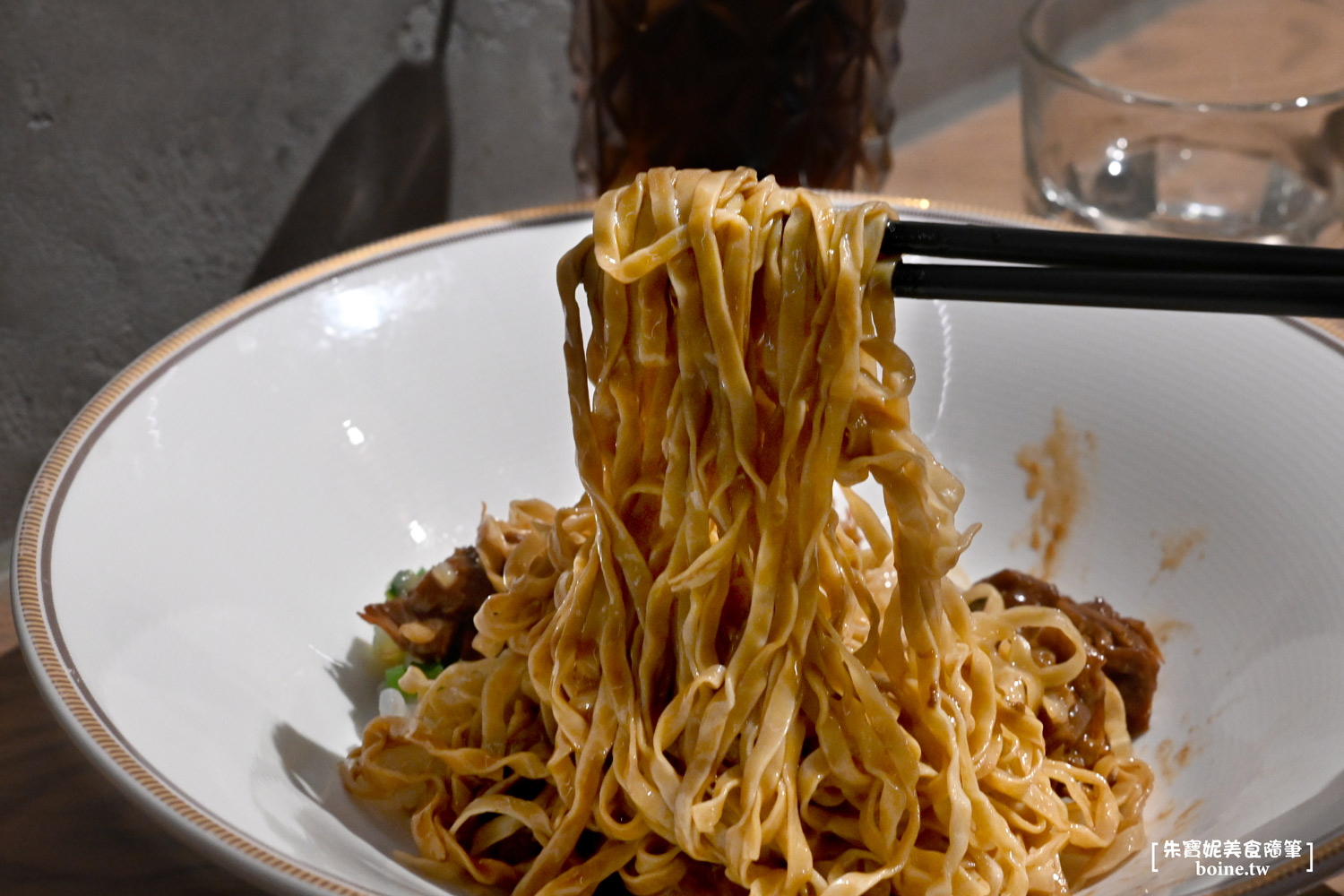 小杜麵館｜港星杜汶澤插旗東區．呈現道地港式風味．忠孝復興美食推薦 @朱寶妮美食隨筆