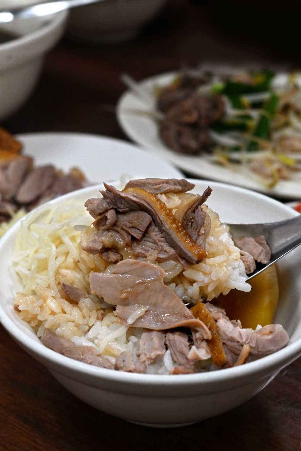 侯記鴨肉飯｜網友盛讚高雄最強鴨肉飯．米其林必比登也推薦 @朱寶妮美食隨筆