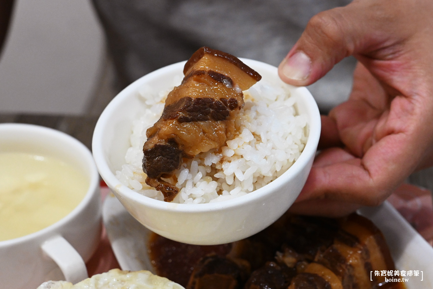 中山美食｜河田咖啡食堂．獨享煎魚台式家常菜．台北簡餐推薦 @朱寶妮美食隨筆