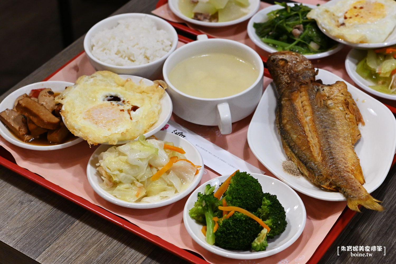 中山美食｜河田咖啡食堂．獨享煎魚台式家常菜．台北簡餐推薦 @朱寶妮美食隨筆