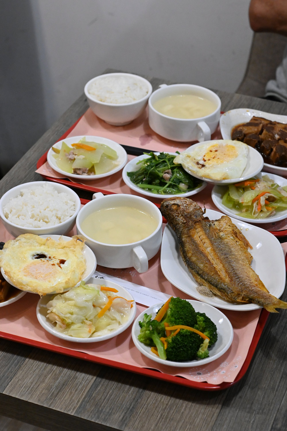 中山美食｜河田咖啡食堂．獨享煎魚台式家常菜．台北簡餐推薦 @朱寶妮美食隨筆