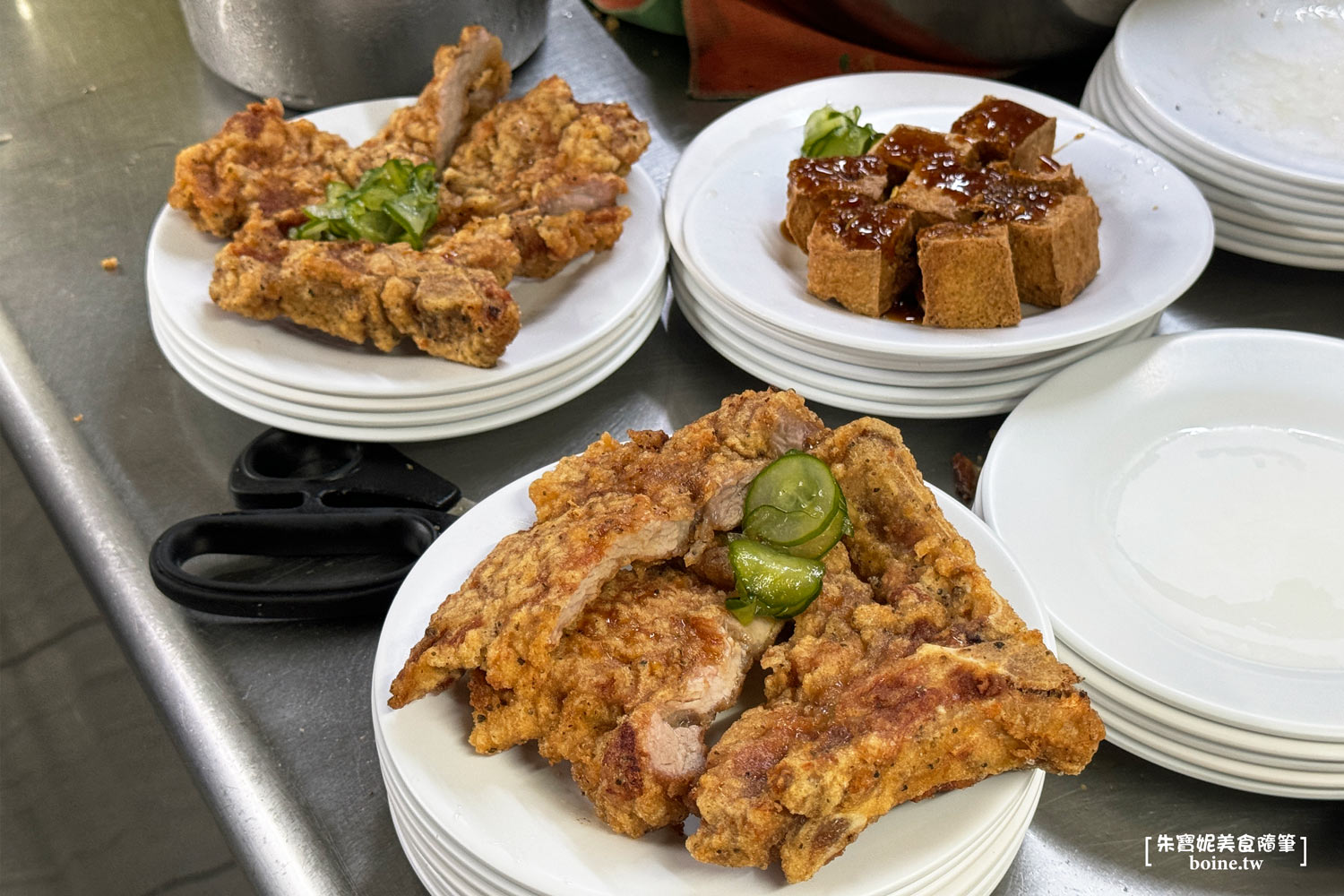 西門町美食｜金園排骨本店：傳承60年的厚實排骨，台北必吃推薦 @朱寶妮美食隨筆