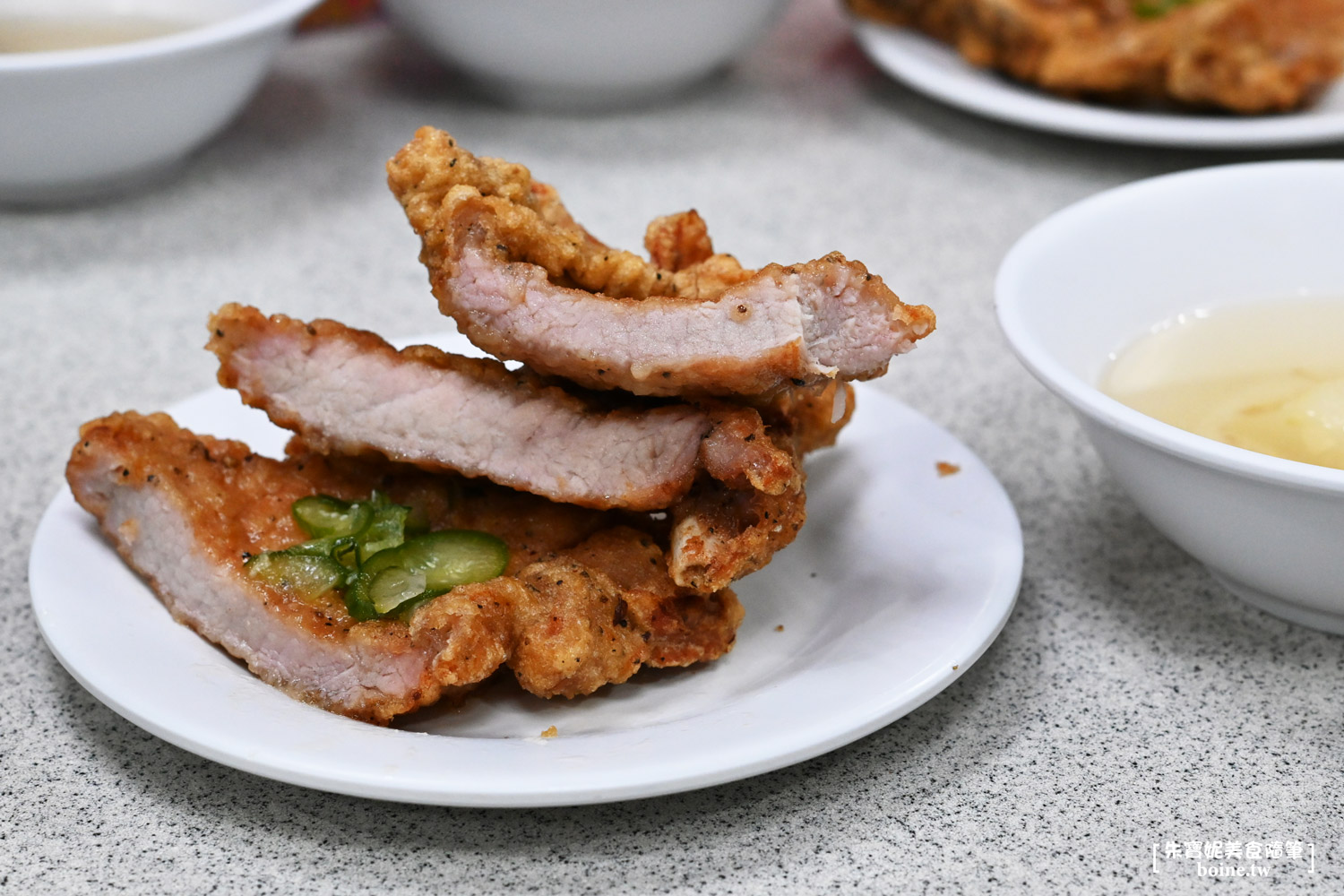 西門町美食｜金園排骨本店：傳承60年的厚實排骨，台北必吃推薦 @朱寶妮美食隨筆