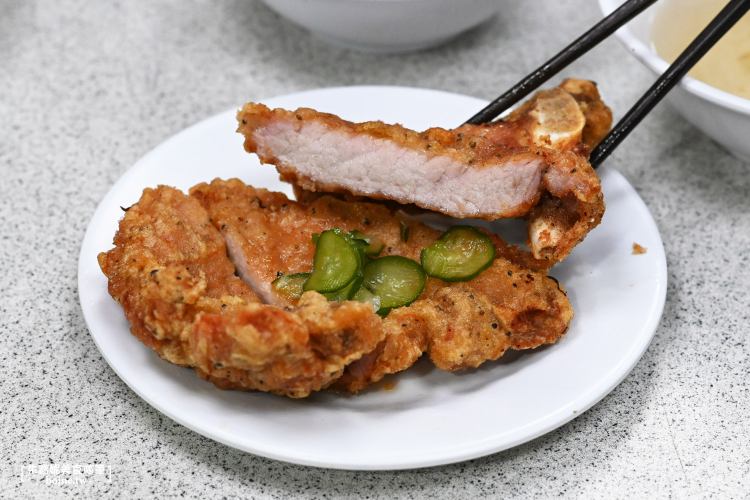 西門町美食｜金園排骨本店：傳承60年的厚實排骨，台北必吃推薦 @朱寶妮美食隨筆