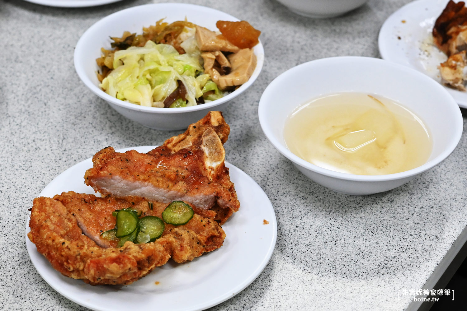 西門町美食｜金園排骨本店：傳承60年的厚實排骨，台北必吃推薦 @朱寶妮美食隨筆