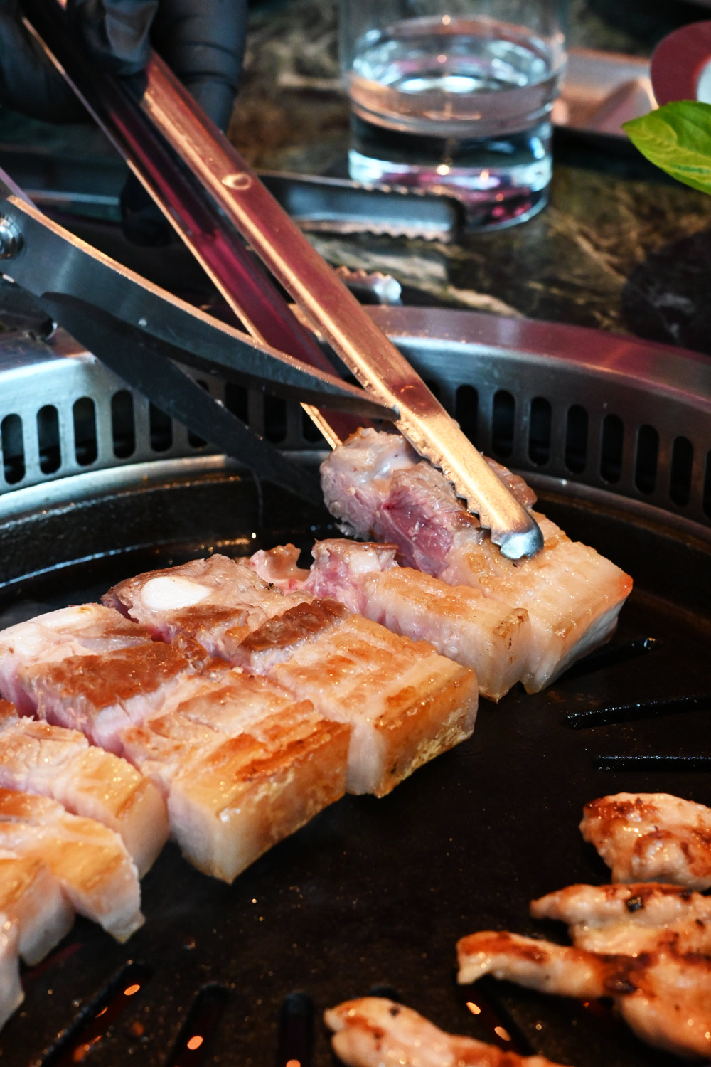 高雄燒肉｜高流Meat Cute新開幕！國秀小料理這裡有，獨享港灣美景第一排 @朱寶妮美食隨筆