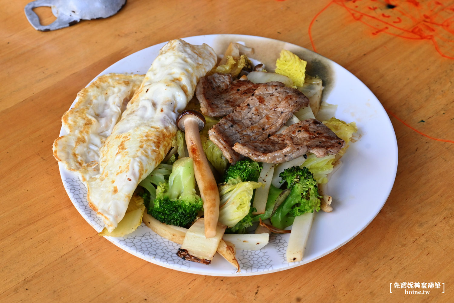 板橋美食｜吳鳳路傳統豆漿．超狂蛋餅鮭魚蘆筍都能包！在地排隊早餐 @朱寶妮美食隨筆