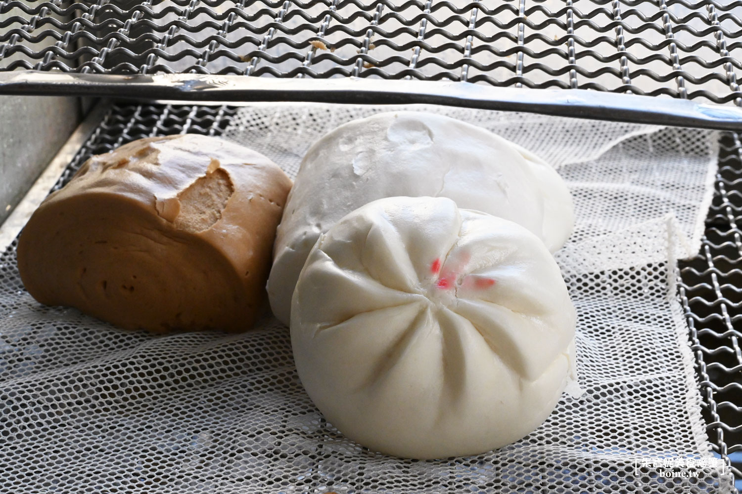 板橋美食｜吳鳳路傳統豆漿．超狂蛋餅鮭魚蘆筍都能包！在地排隊早餐 @朱寶妮美食隨筆
