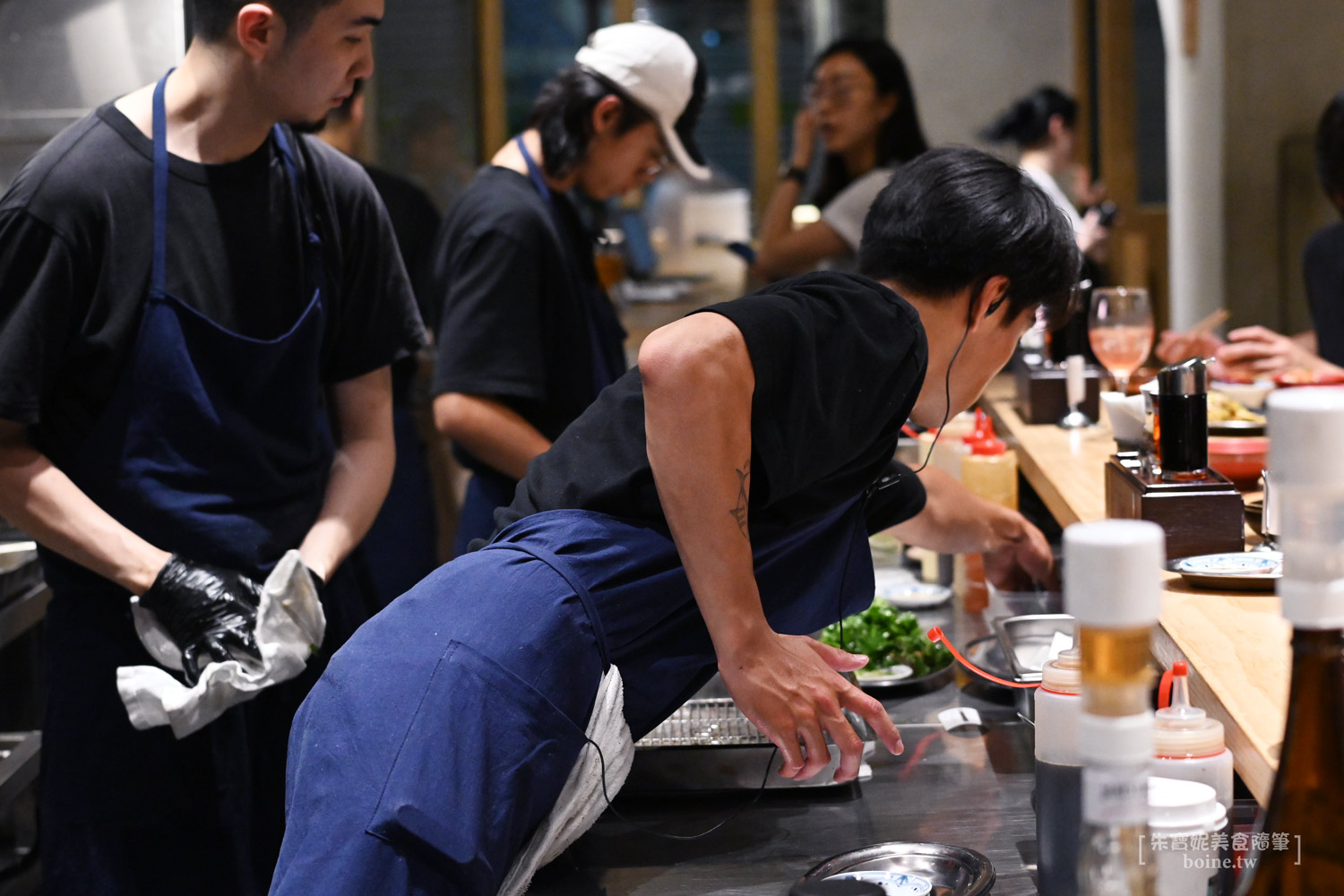 雙連站美食｜福餃FUKGYO．中山區人氣宵夜．爆量香菜煎餃太過癮 @朱寶妮美食隨筆