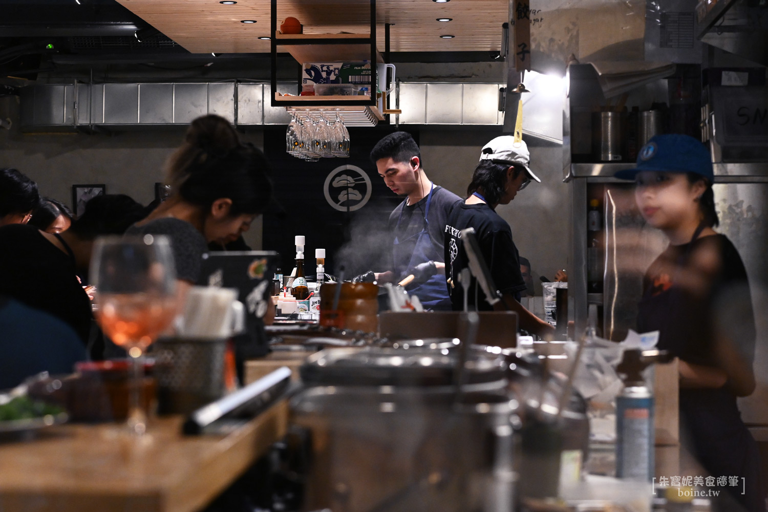 雙連站美食｜福餃FUKGYO．中山區人氣宵夜．爆量香菜煎餃太過癮 @朱寶妮美食隨筆