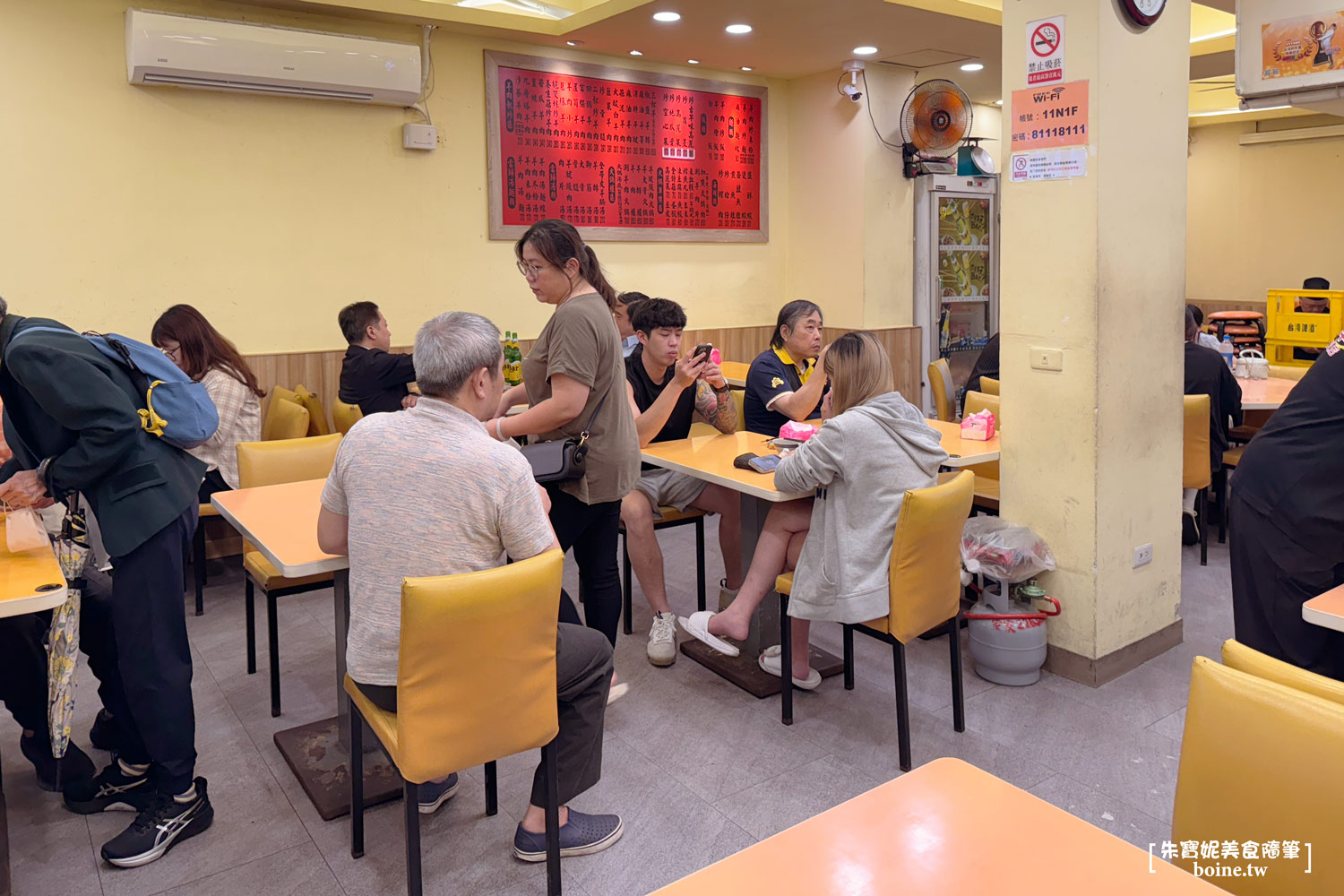 台北美食｜新東羊羊肉料理專賣店．兩公斤超巨大炒麵．根本月底救星 @朱寶妮美食隨筆