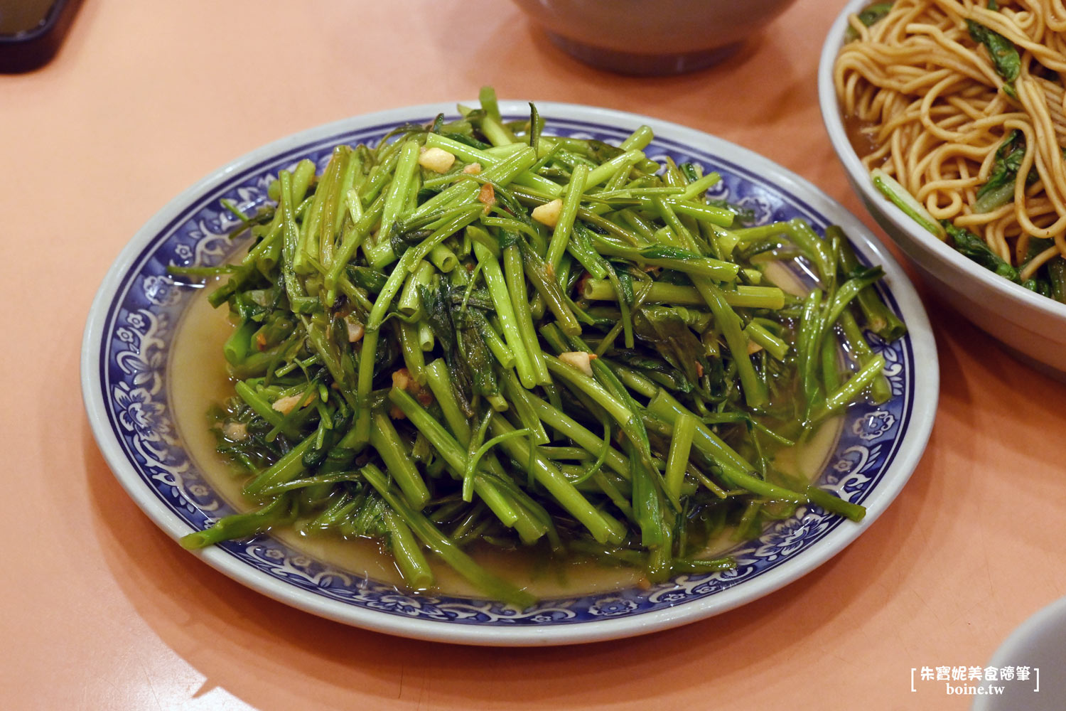 台北美食｜新東羊羊肉料理專賣店．兩公斤超巨大炒麵．根本月底救星 @朱寶妮美食隨筆