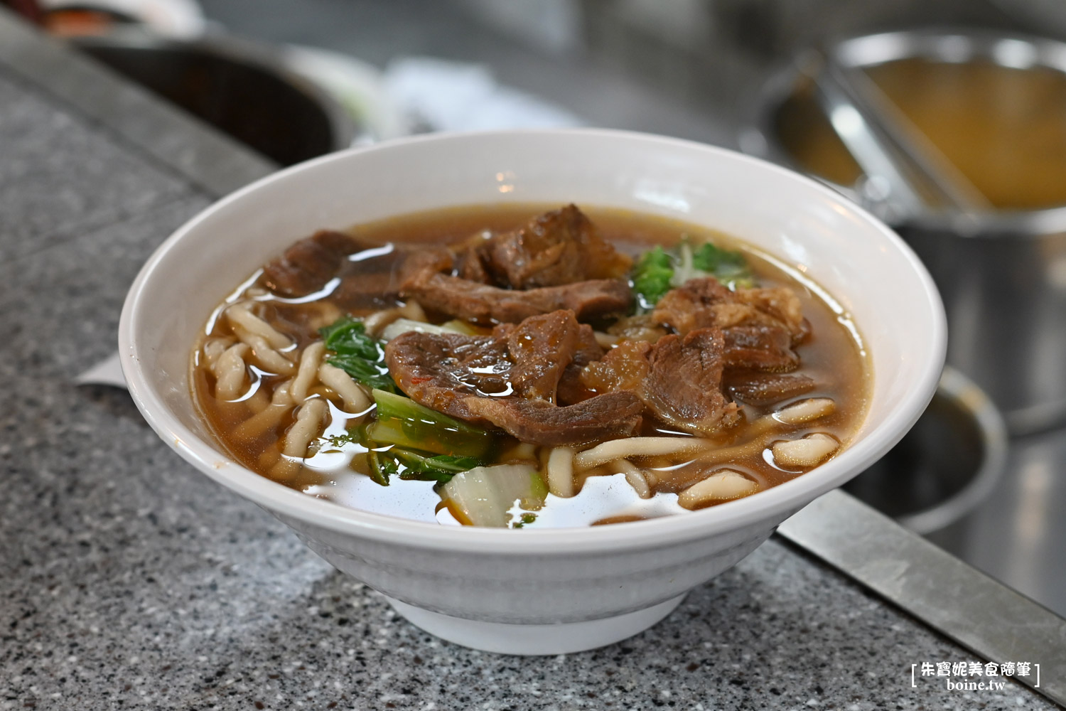 台北美食｜頂好紫琳蒸餃．稱霸東區30年的排隊小吃．忠孝敦化美食推薦 @朱寶妮美食隨筆