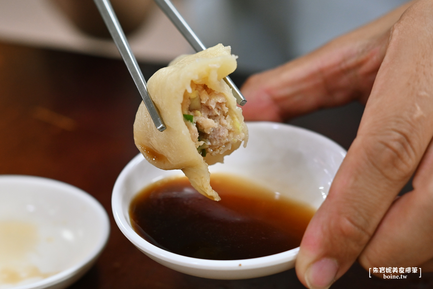 台北美食｜頂好紫琳蒸餃．稱霸東區30年的排隊小吃．忠孝敦化美食推薦 @朱寶妮美食隨筆