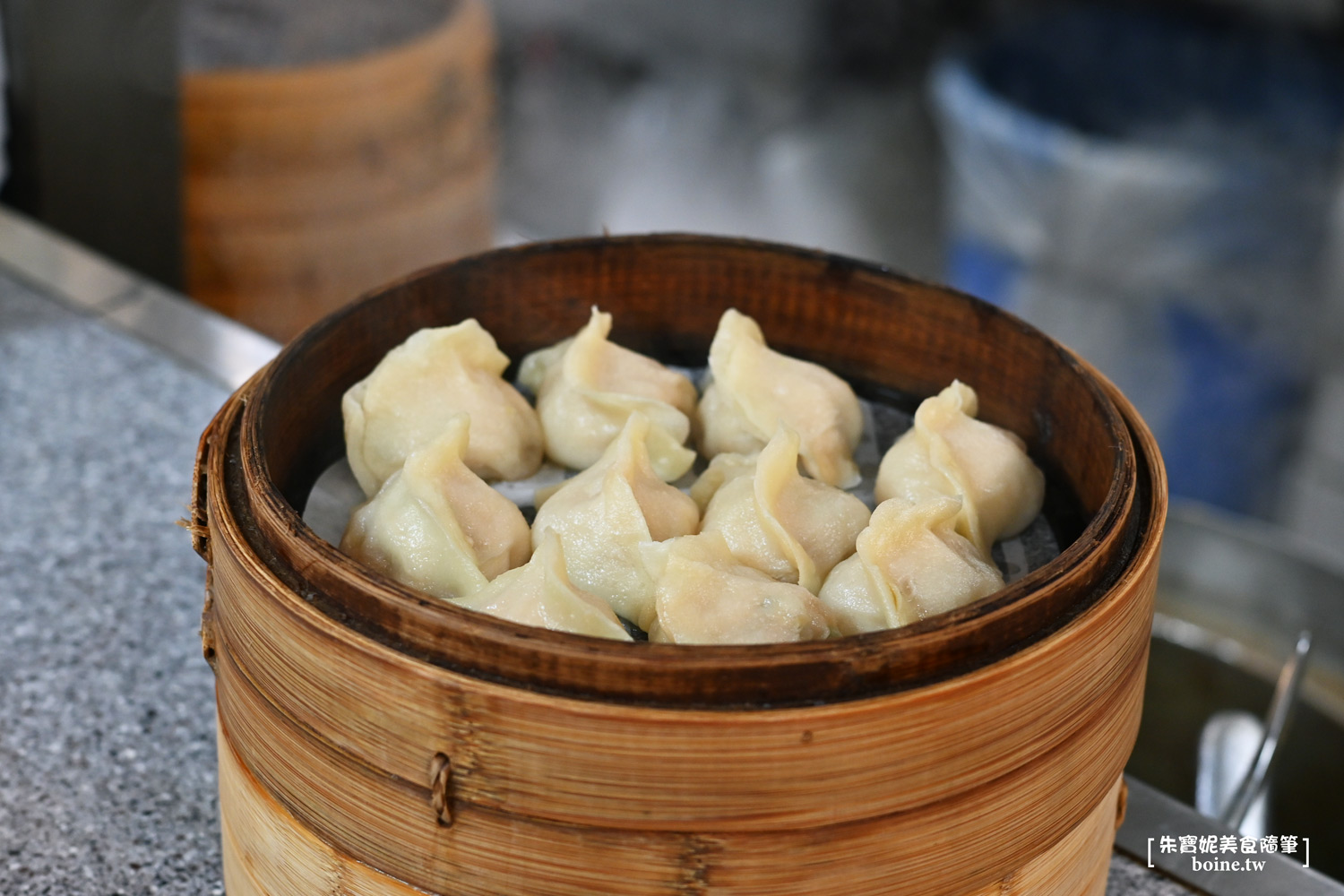 台北美食｜頂好紫琳蒸餃．稱霸東區30年的排隊小吃．忠孝敦化美食推薦 @朱寶妮美食隨筆