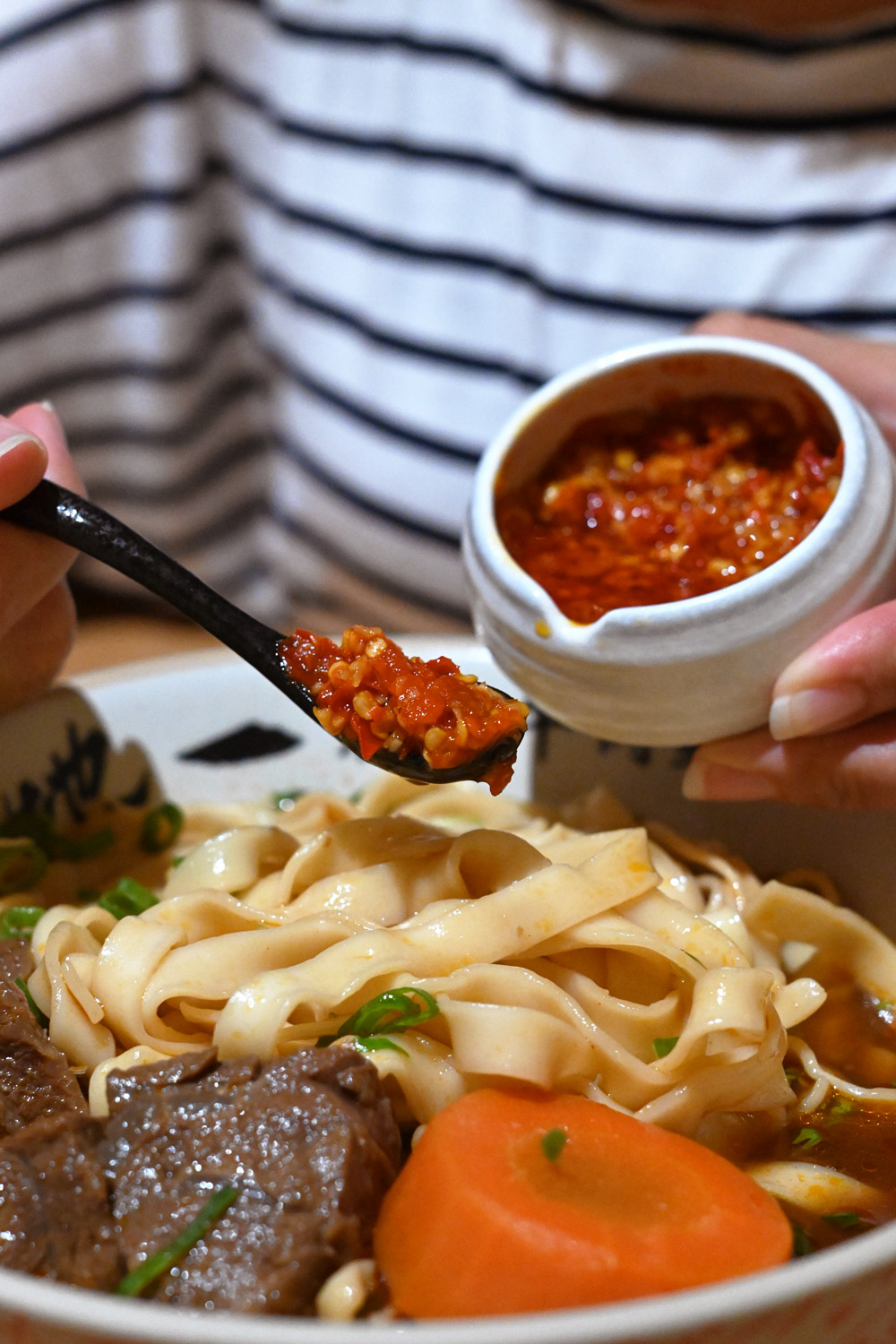 高雄美食｜地一職人牛肉麵．低調的板前儀式感．捷運出站30秒就到 @朱寶妮美食隨筆