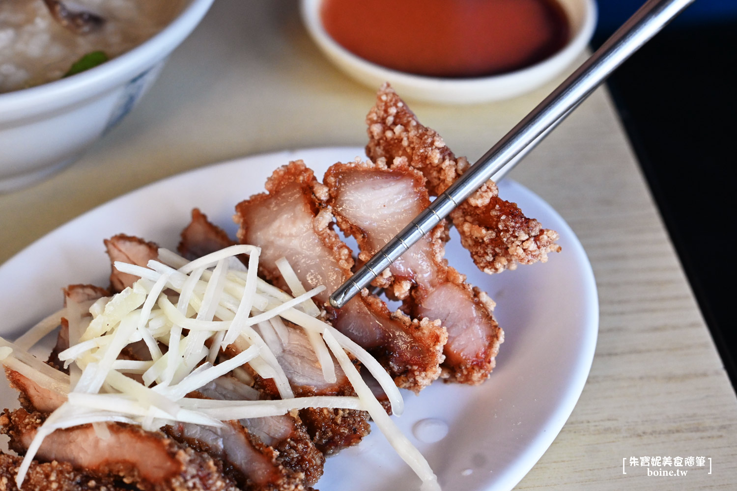 雙連美食｜清晨限定的老攤肉粥．來盤酥脆紅燒肉，熱騰騰銅板小吃 @朱寶妮美食隨筆