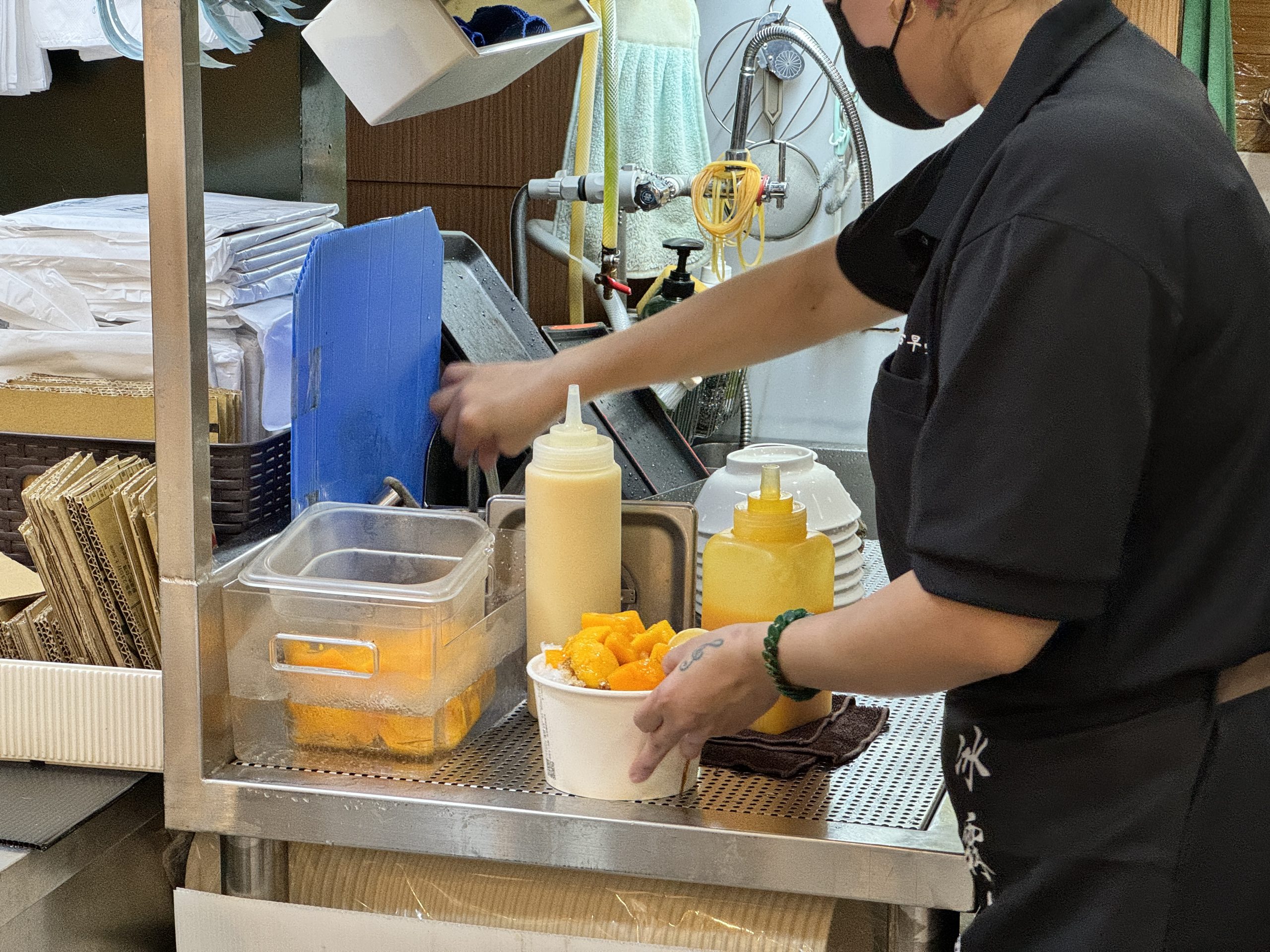 寧夏夜市｜冰霖古早味豆花．爆量芒果冰超消暑！台北傳統冰店推薦 @朱寶妮美食隨筆