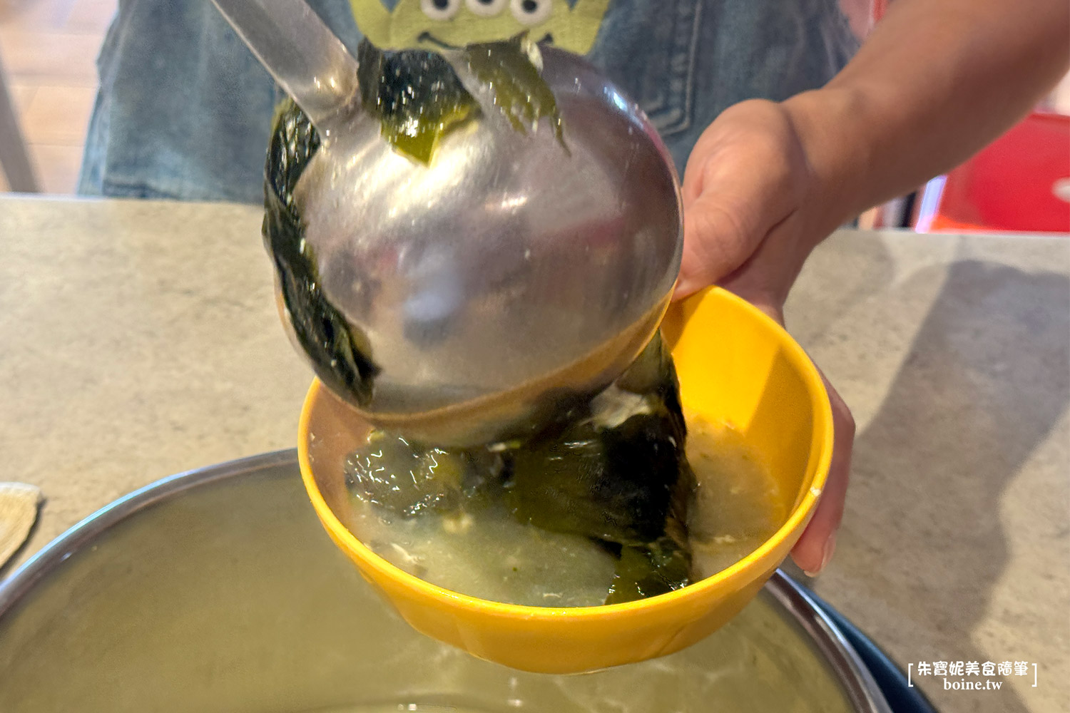 蔡家排骨｜林口便當扛霸子．比臉大雞排太驚人．在地排隊平價簡餐 @朱寶妮美食隨筆