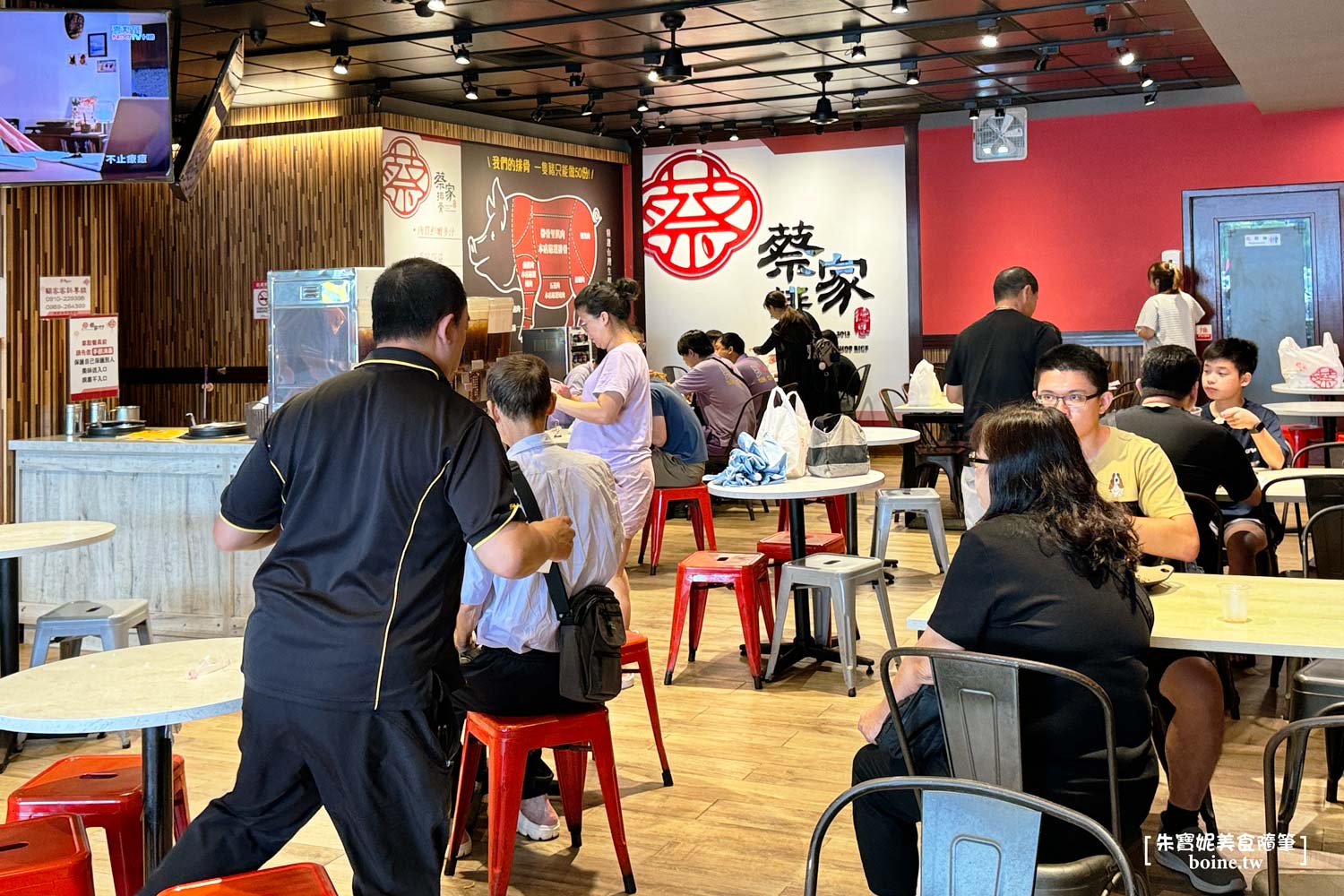 蔡家排骨｜林口便當扛霸子．比臉大雞排太驚人．在地排隊平價簡餐 @朱寶妮美食隨筆