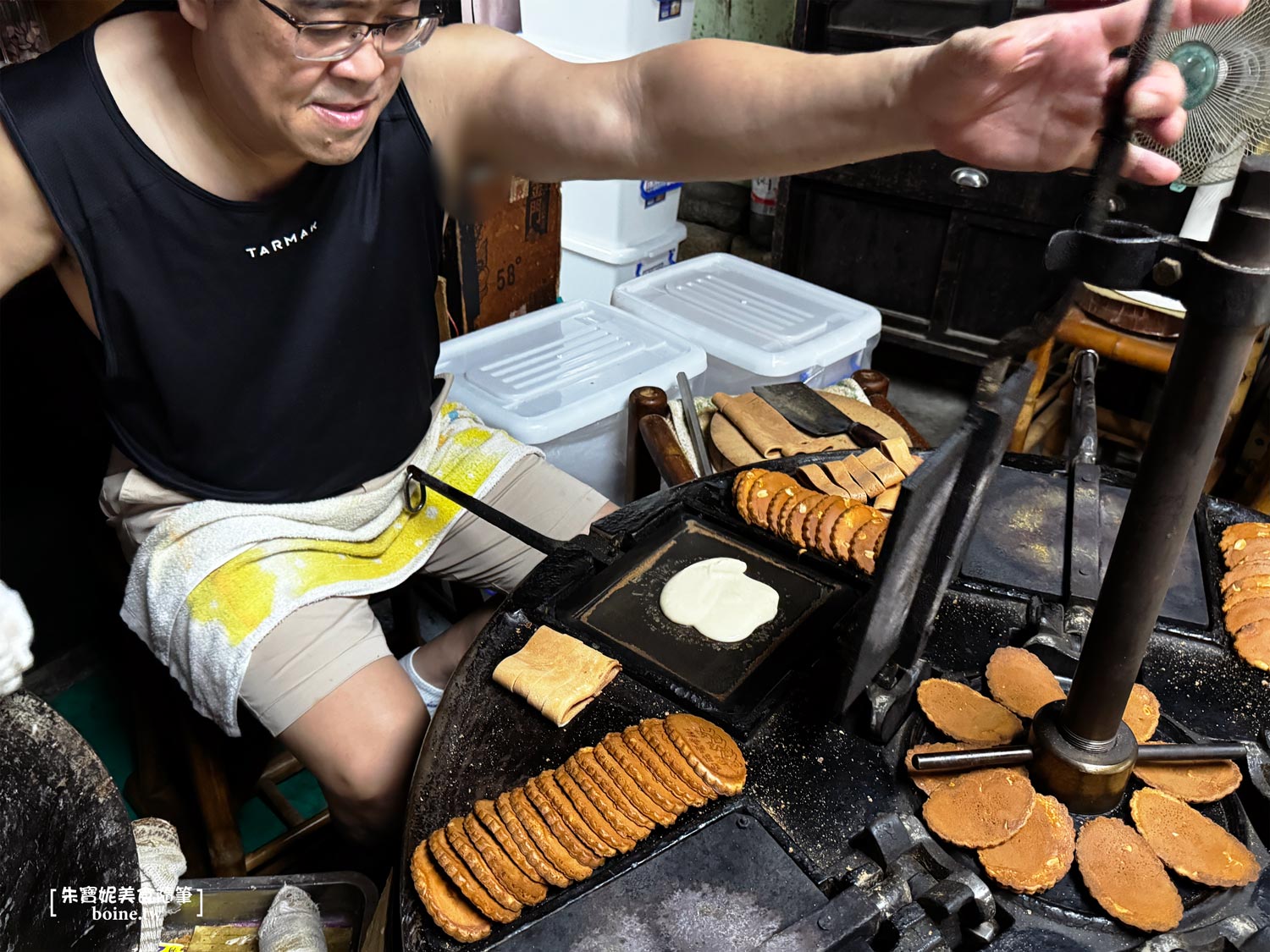 台南美食｜連得堂餅家．壯觀百年老機台．手工煎餅陣陣飄香 @朱寶妮美食隨筆