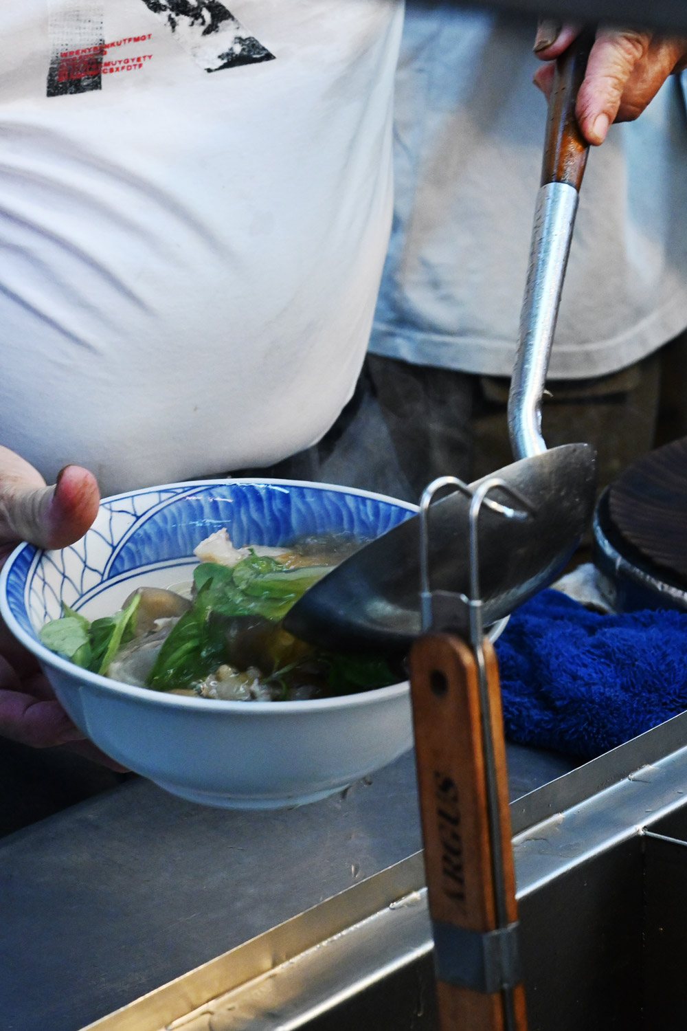 曾記當歸豬腳麵線｜台北雙城夜市排隊美食．肉質彈牙湯頭會回甘 @朱寶妮美食隨筆