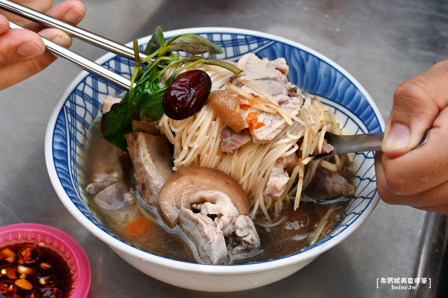 曾記當歸豬腳麵線｜台北雙城夜市排隊美食．肉質彈牙湯頭會回甘 @朱寶妮美食隨筆