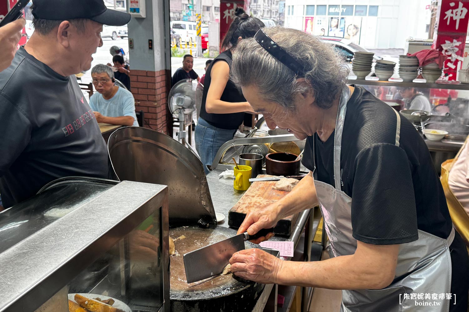 封神白斬雞｜開店半小時就賣完．基隆最強粉肝黑白切．七堵在地美食 @朱寶妮美食隨筆